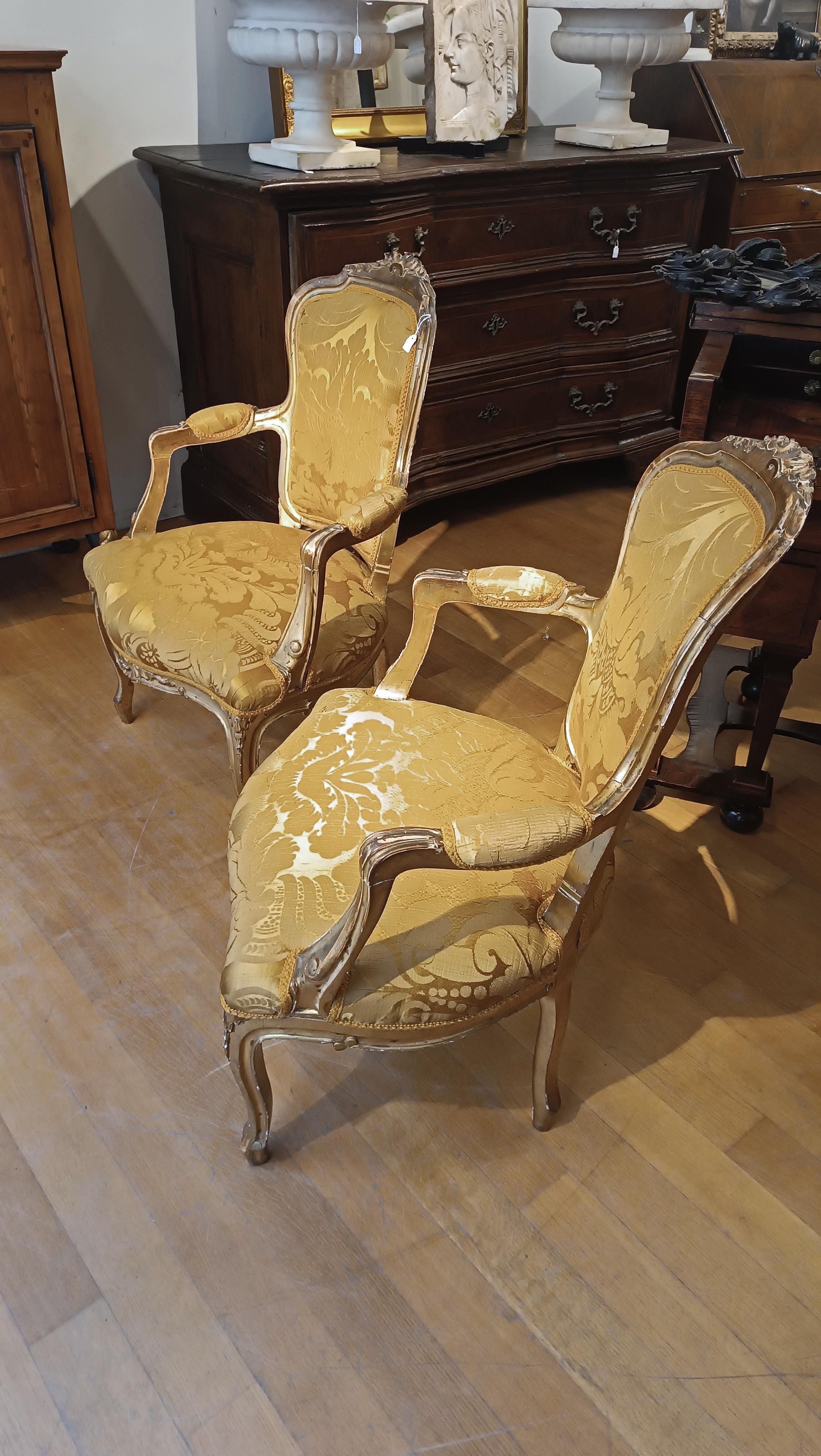 18th CENTURY TASTE'S PAIR OF GOLDEN ARMCHAIRS  In Good Condition For Sale In Firenze, FI