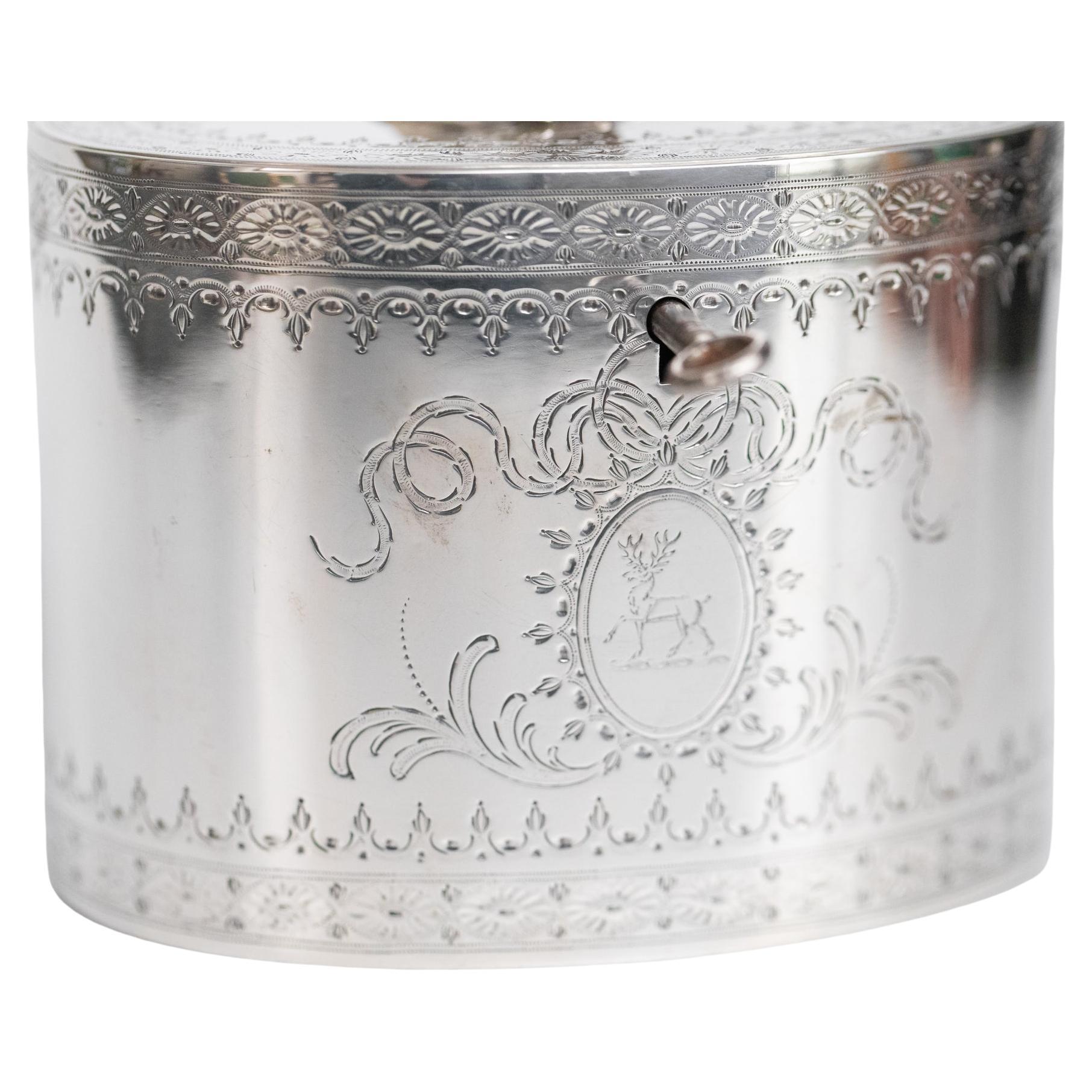 Cucharilla de té del siglo XVIII Plata de ley Londres Alexander Field Jorge III Estilo Adam
Esta exquisita caja de té de 1794 es una auténtica joya del arte de la plata británica y se fabricó en Londres durante el reinado de Jorge III. El renombrado