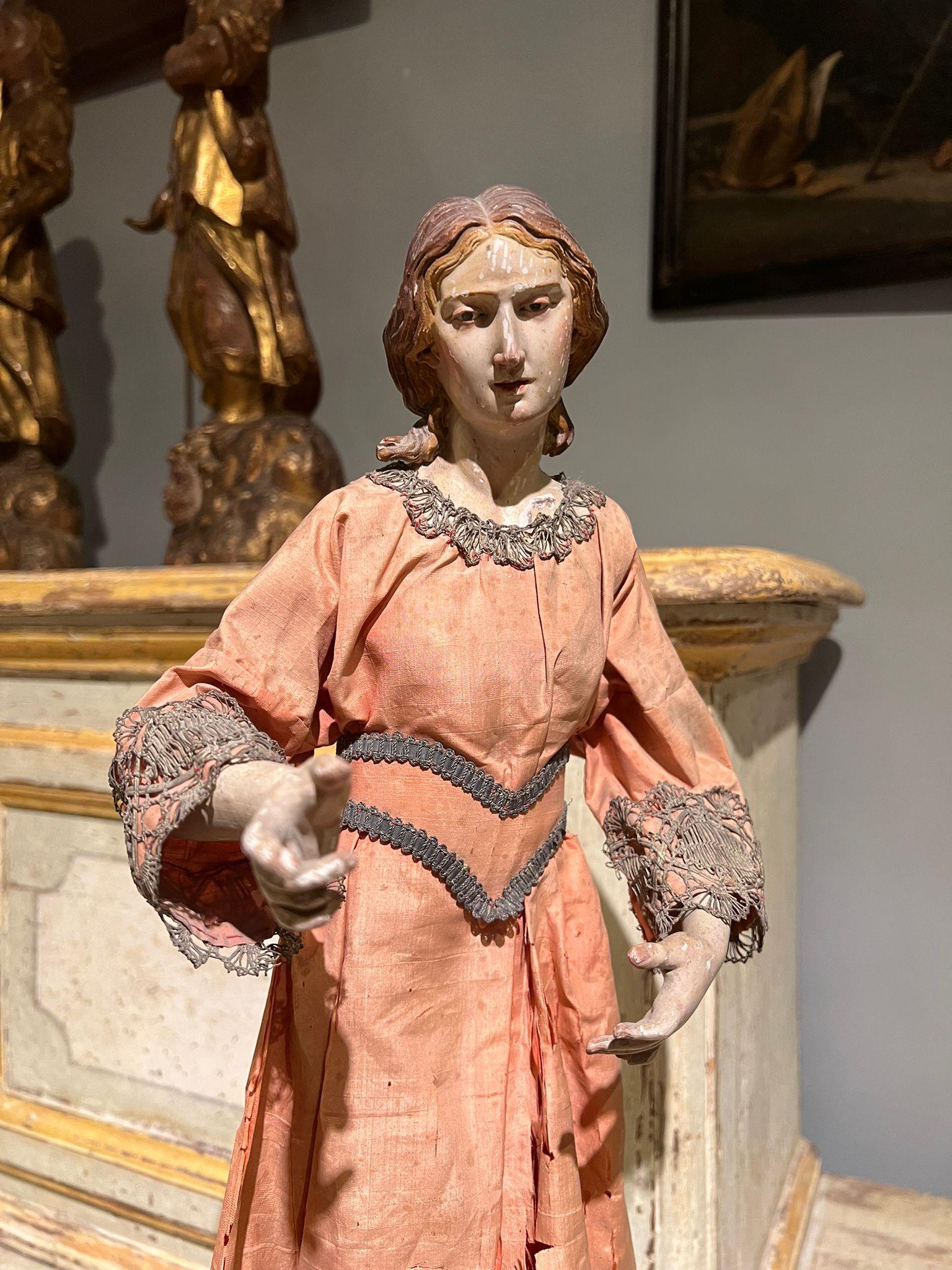 italien Statue de femme en terre cuite du 18e siècle en vente