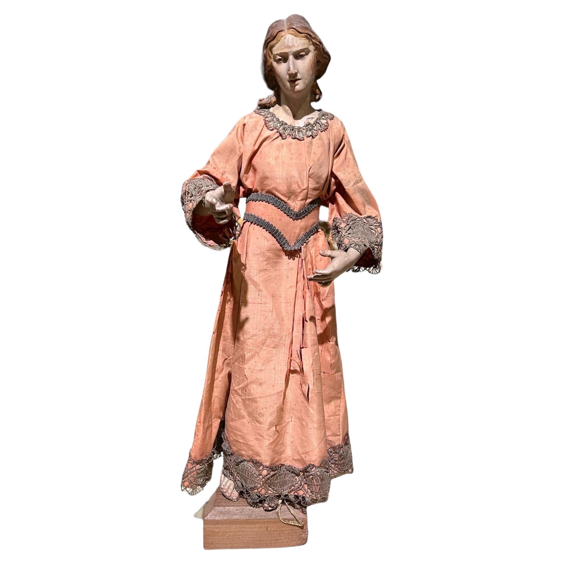 Statue de femme en terre cuite du 18e siècle en vente