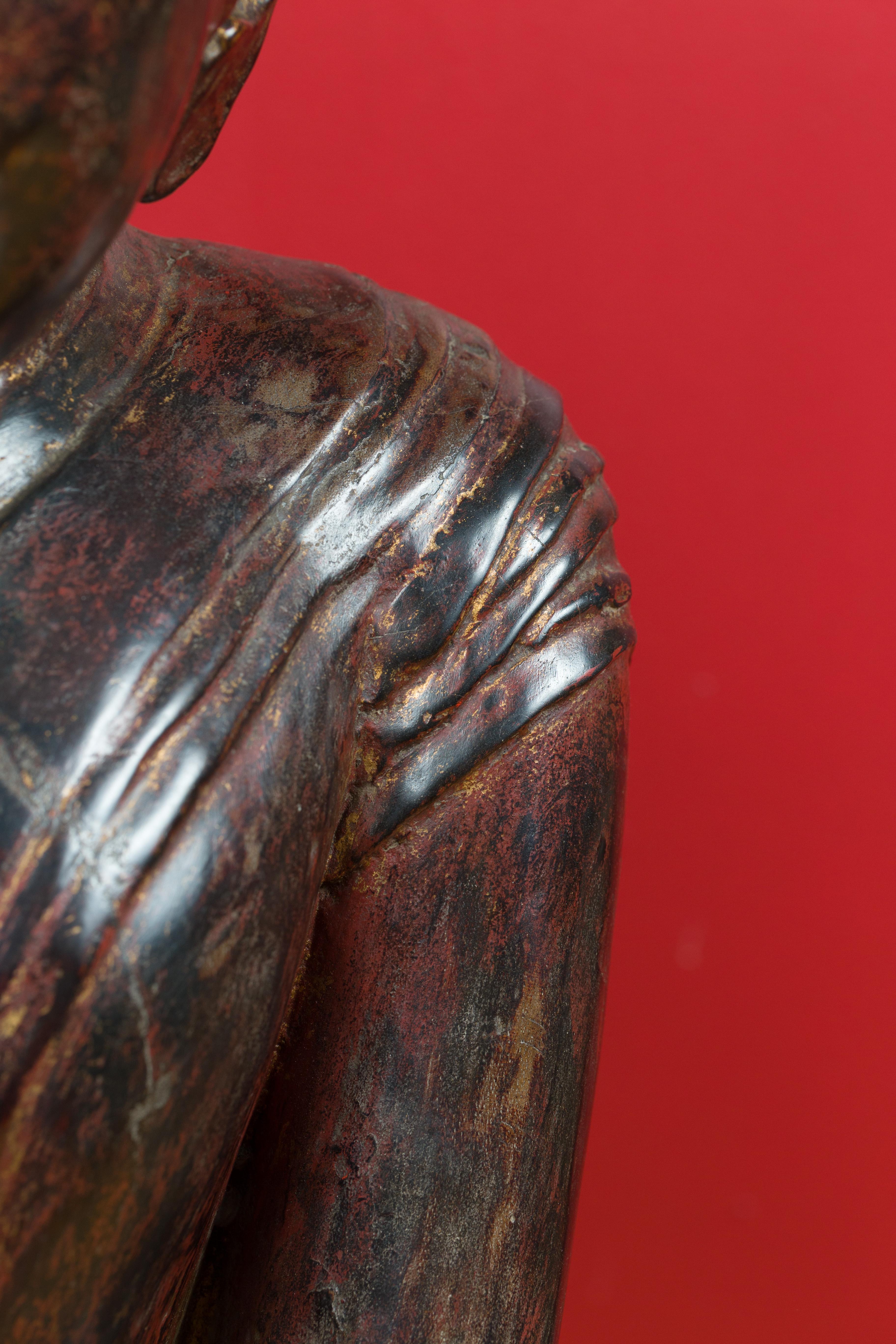 18th Century Thai Hand Carved Lacquered Wood Sculpture of a Seated Monk In Good Condition For Sale In Yonkers, NY