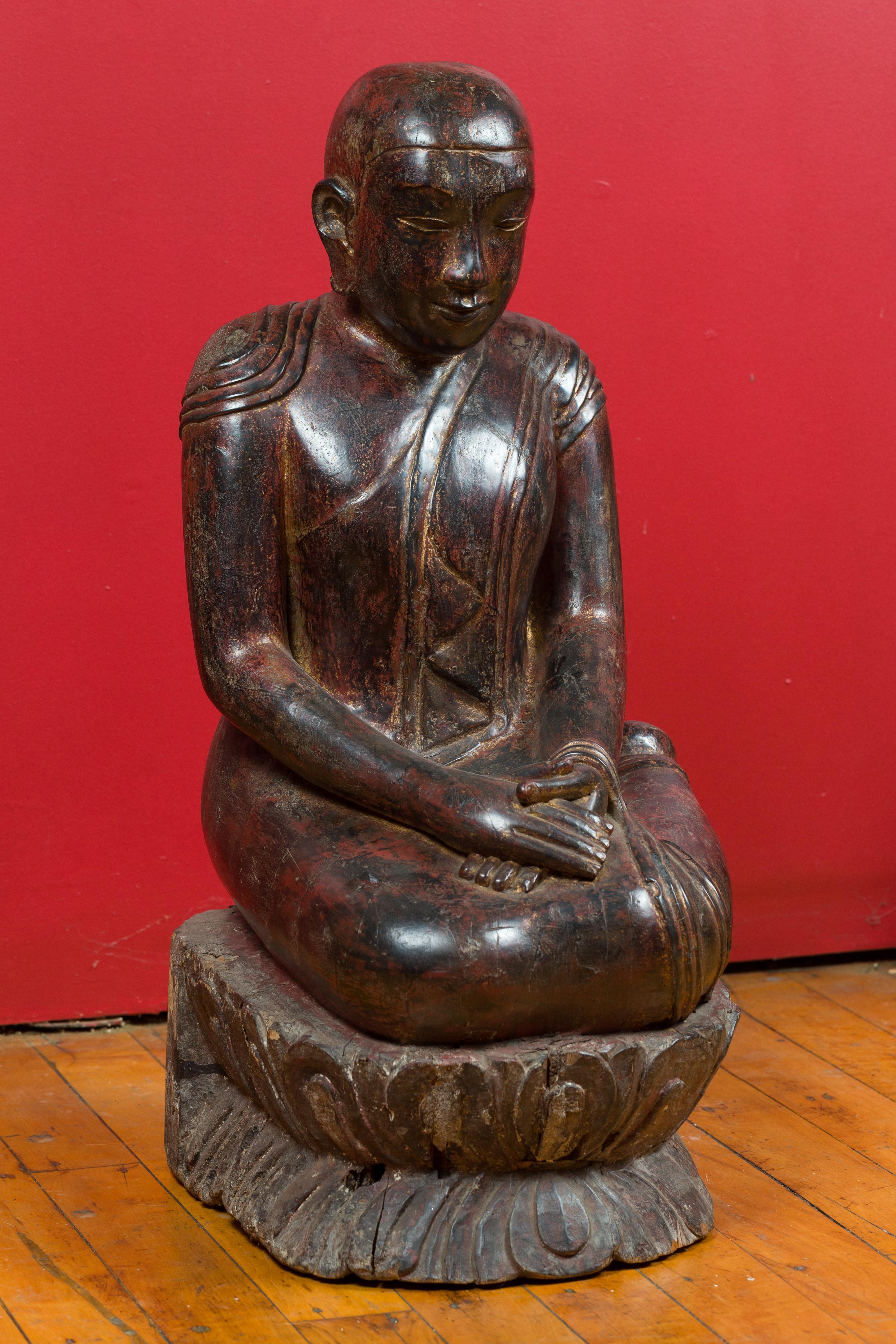 18th Century Thai Hand Carved Lacquered Wood Sculpture of a Seated Monk For Sale 2