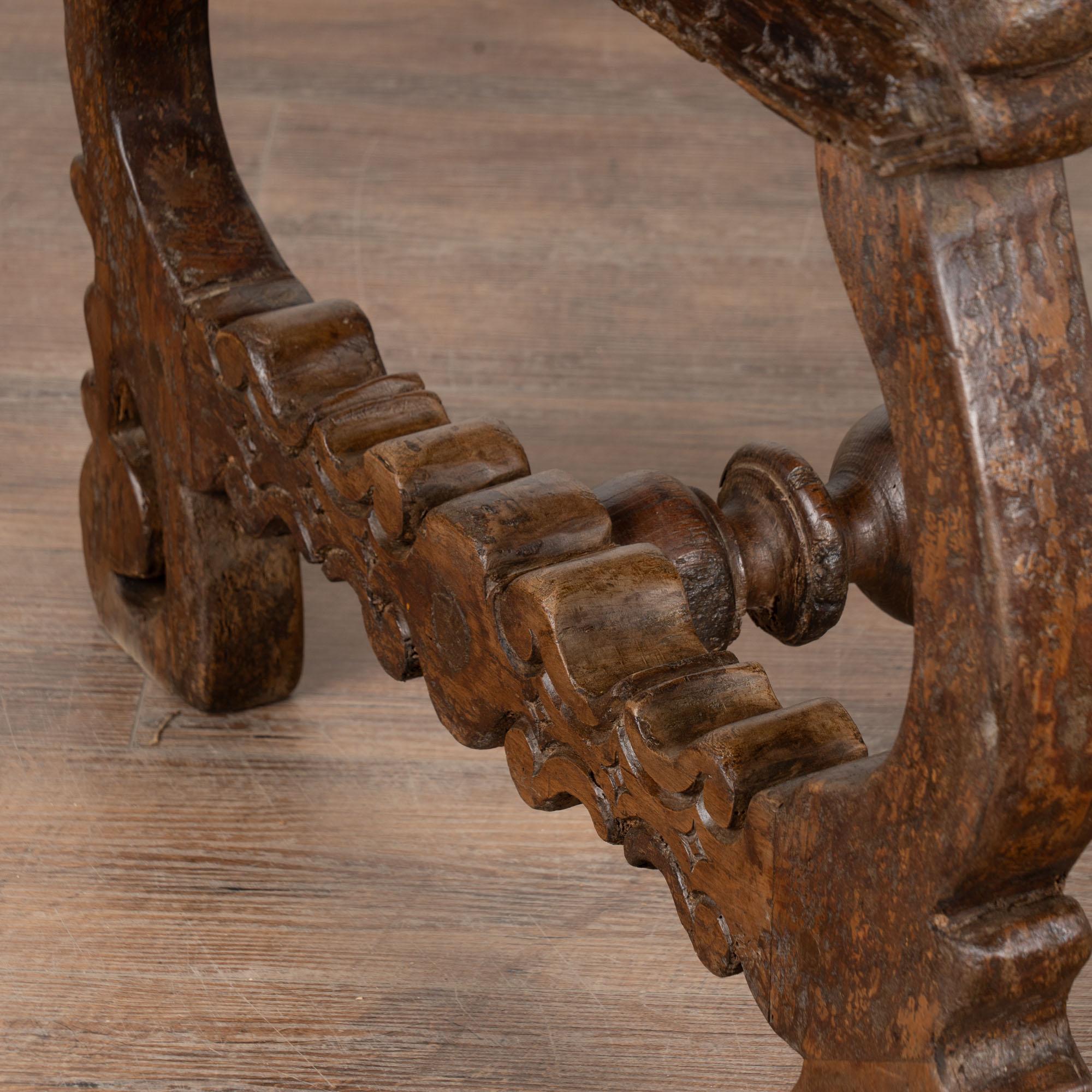 Console à trois tiroirs en noyer du XVIIIe siècle, Portugal en vente 7