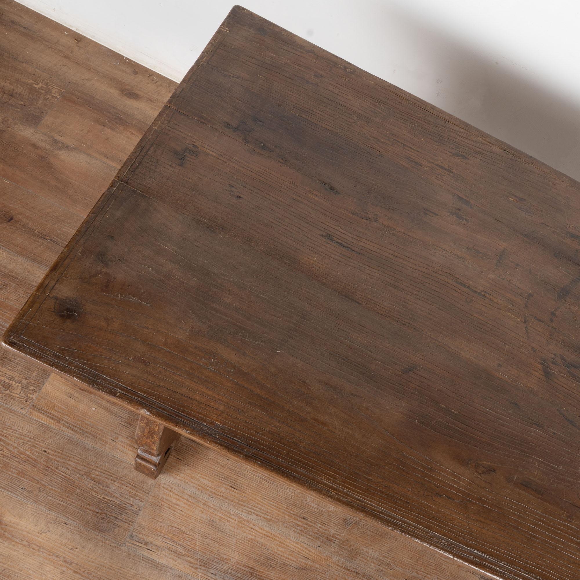 Noyer Console à trois tiroirs en noyer du XVIIIe siècle, Portugal en vente