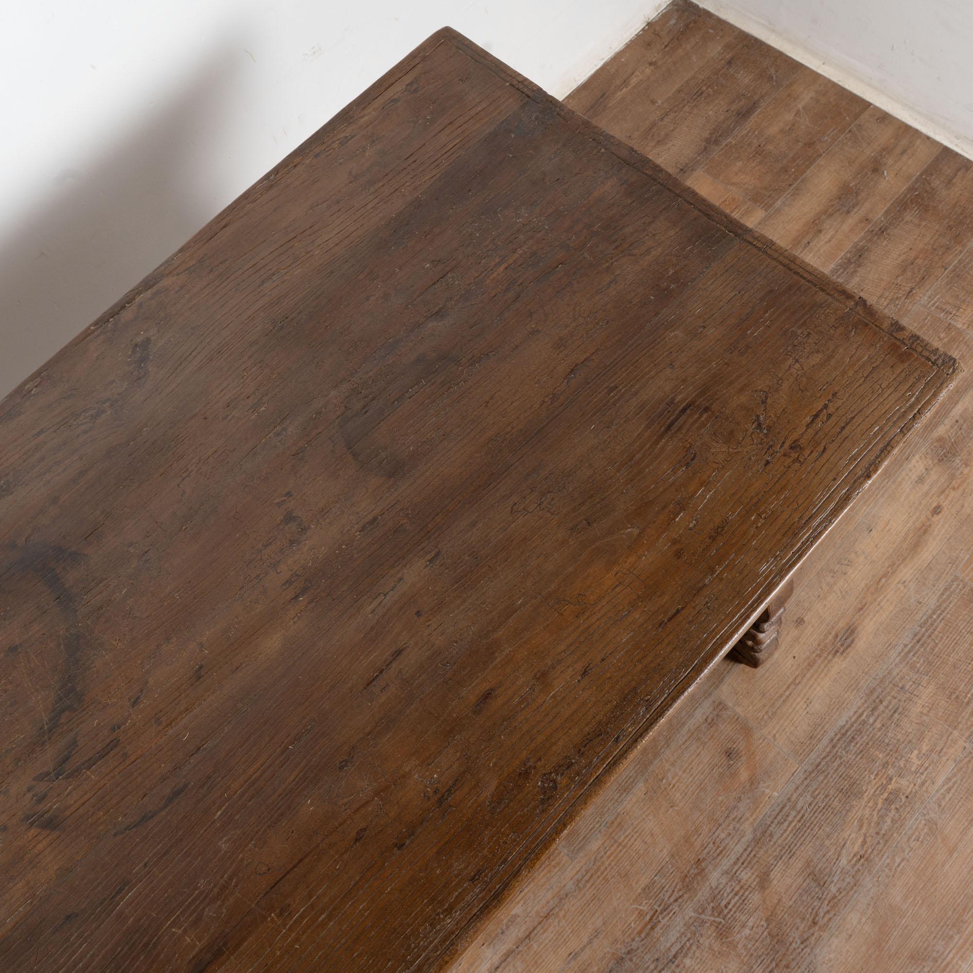 Console à trois tiroirs en noyer du XVIIIe siècle, Portugal en vente 2