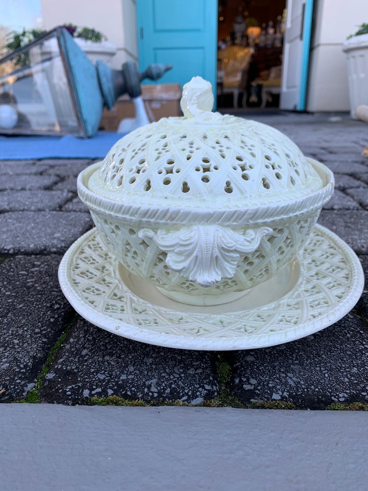 18th Century Three-Piece Creamware Basket with Underplate & Lid For Sale 7
