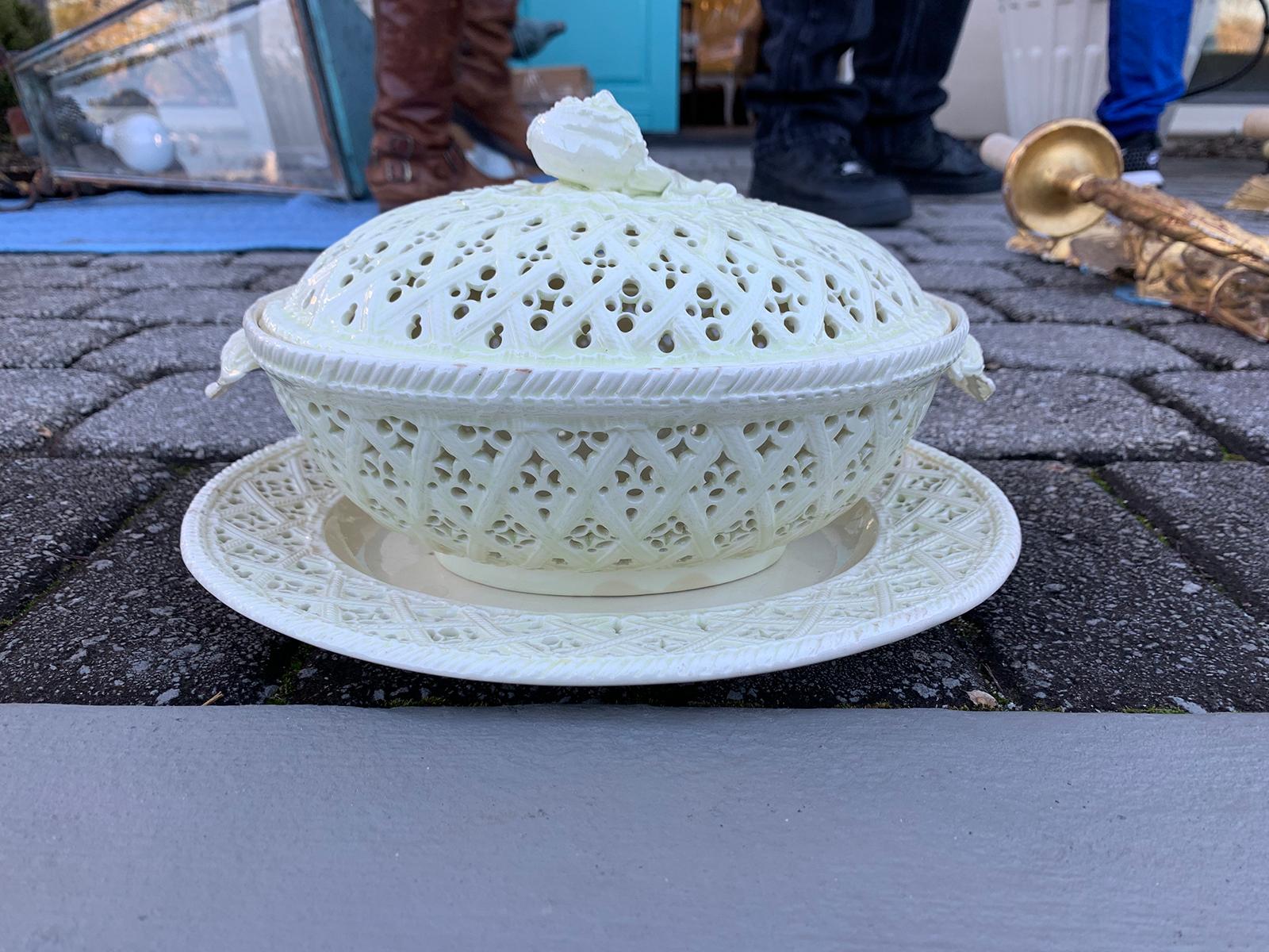 18th Century Three-Piece Creamware Basket with Underplate & Lid For Sale 3
