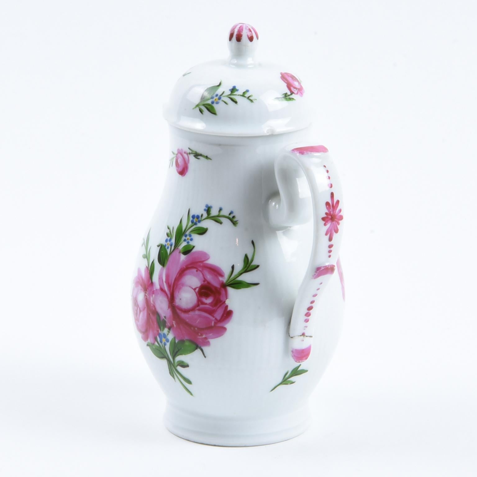 This beautiful teapot is well-preserved. The flower ornament on it screams spring. It might be the little treasure of your tea table.

Wallendorf is one of the oldest European porcelain manufacturers. The company was founded in Thuringia in 1764.