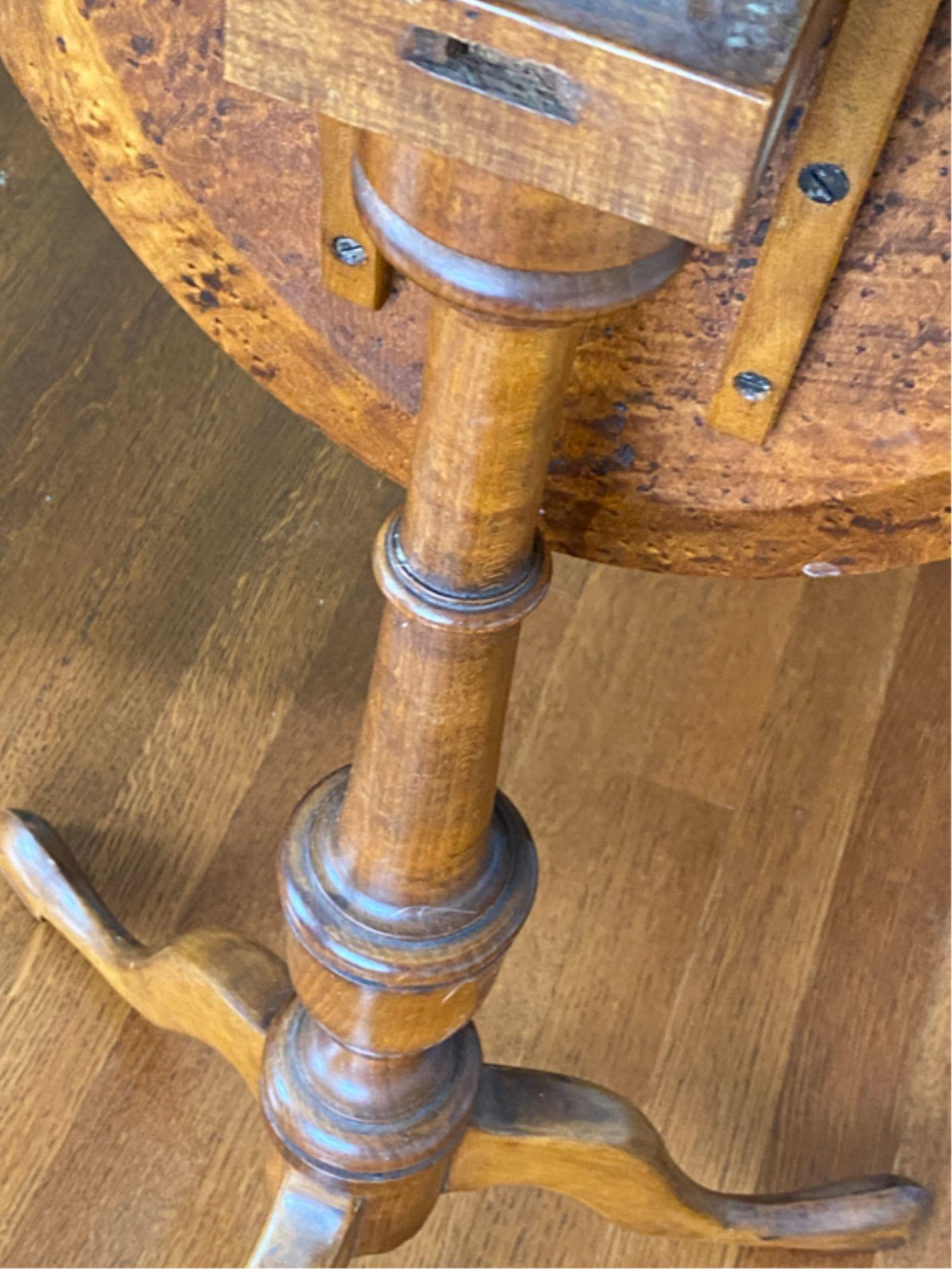 18th Century Tiger maple oval Tilt-Top Tripod Queen Anne Tea Table In Good Condition For Sale In Norton, MA