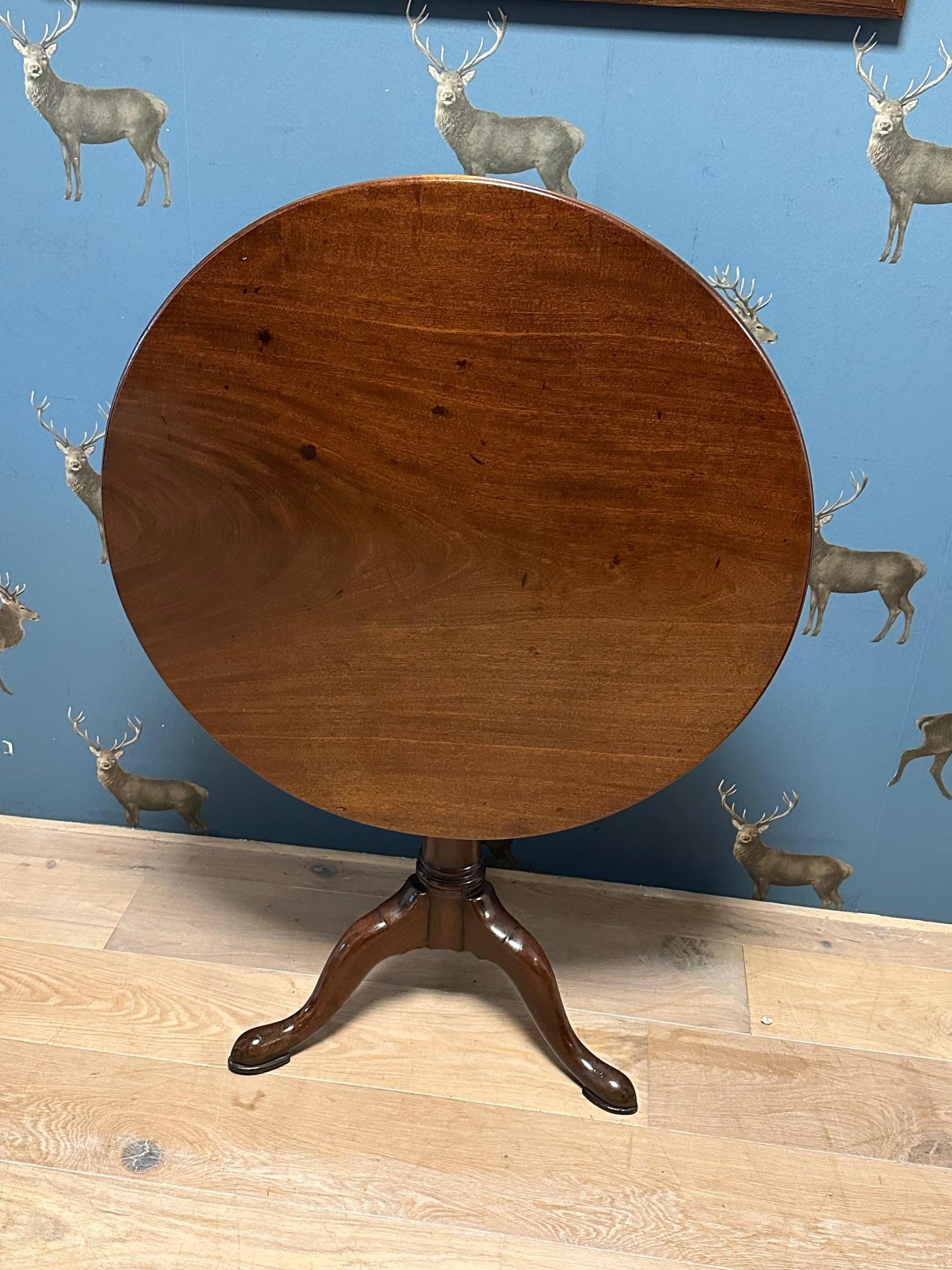 Table à plateau basculant du 18e siècle en vente 3