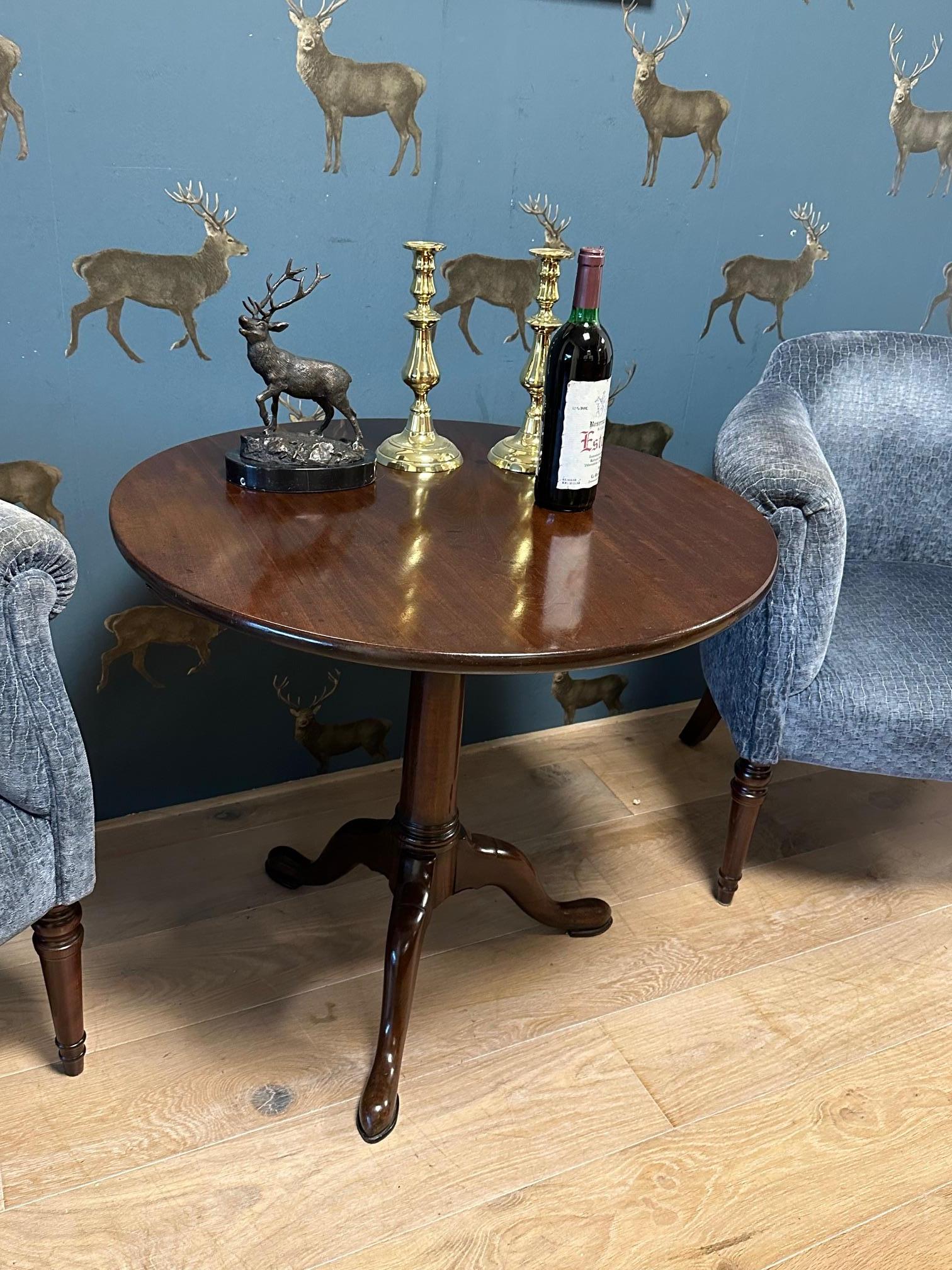 George III Table à plateau basculant du 18e siècle en vente