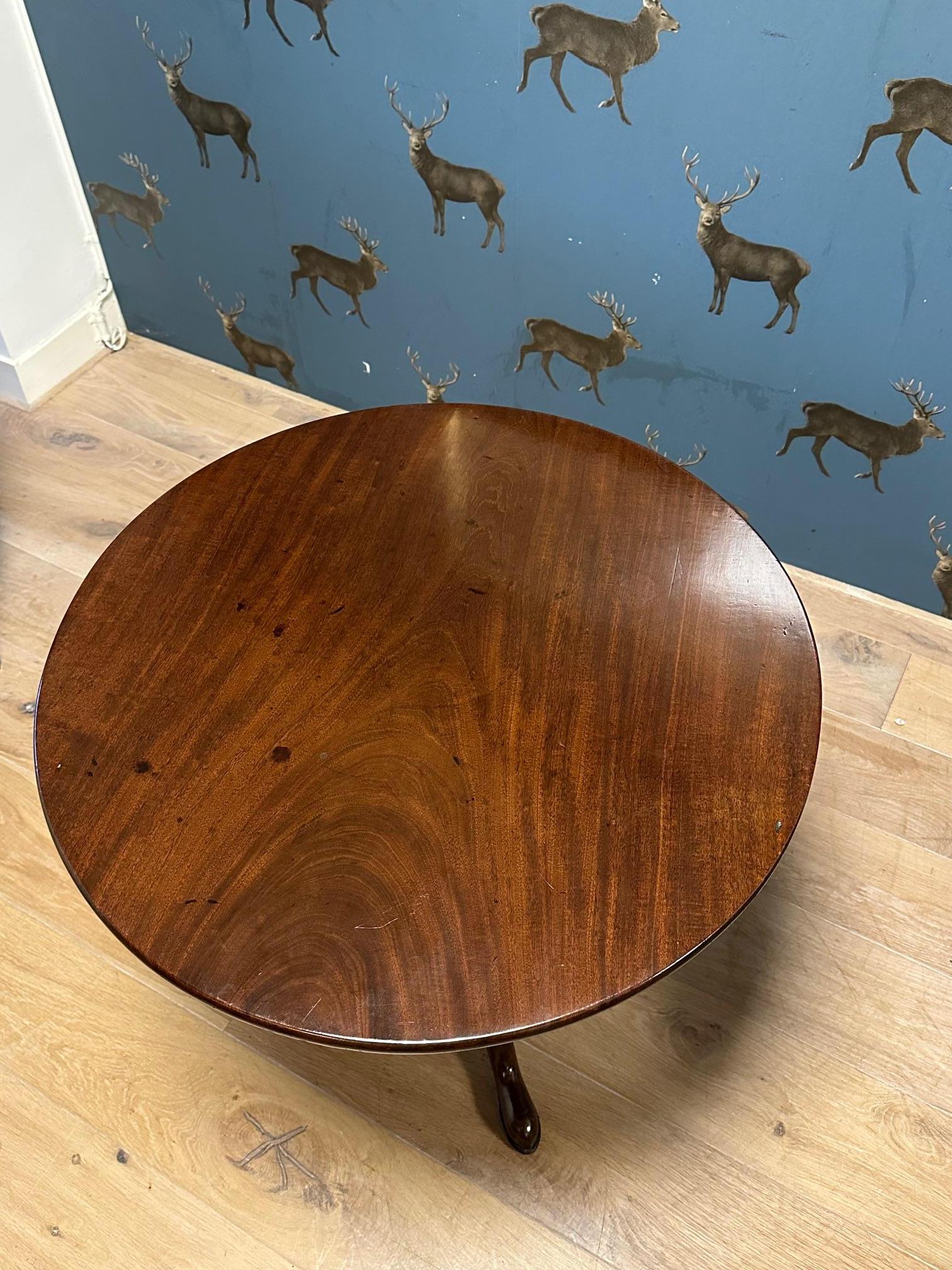 Table à plateau basculant du 18e siècle Bon état - En vente à BEEKBERGEN, NL