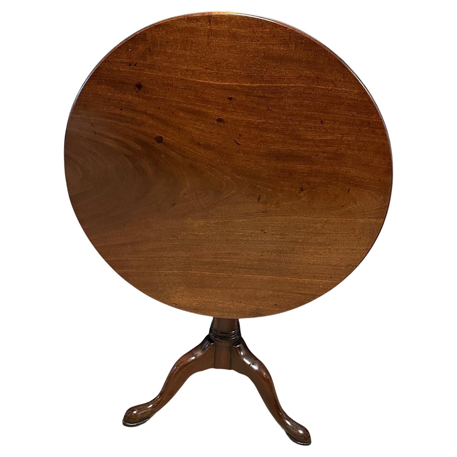 Table à plateau basculant du 18e siècle