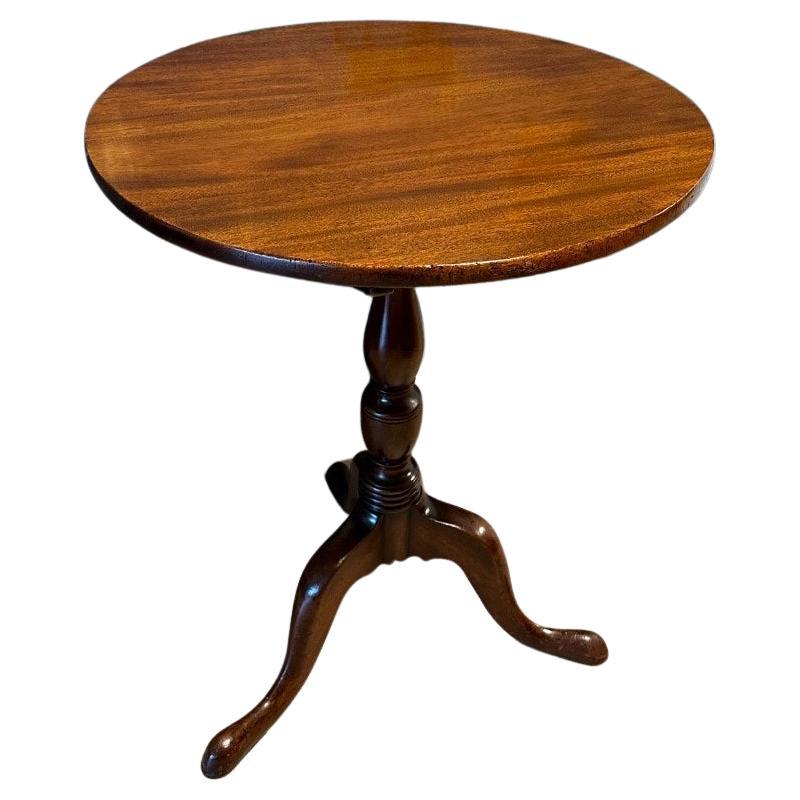 18th Century tilt top table For Sale