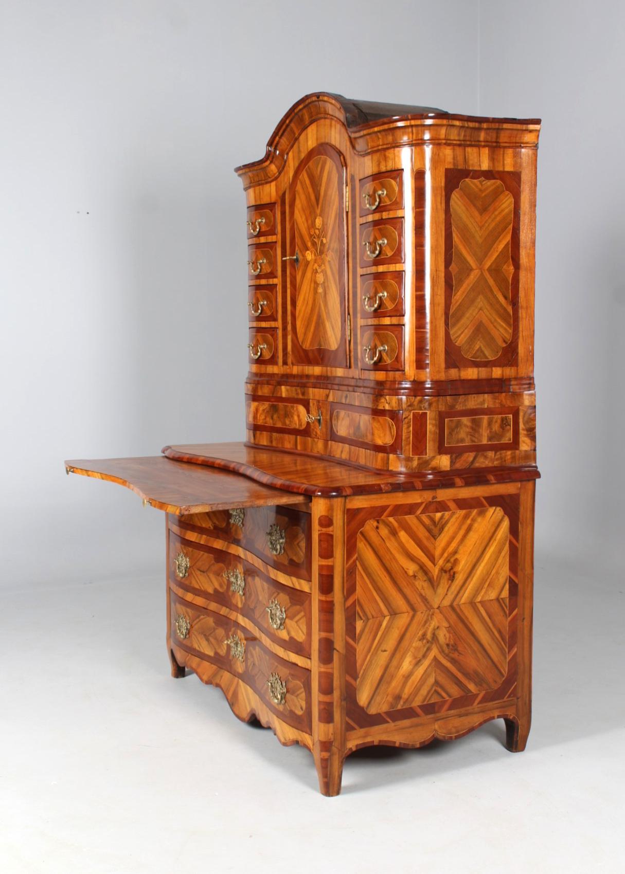 18th Century Transition Buffet, Chest, Walnut, Plumwood, Germany, circa 1770 In Good Condition For Sale In Greven, DE