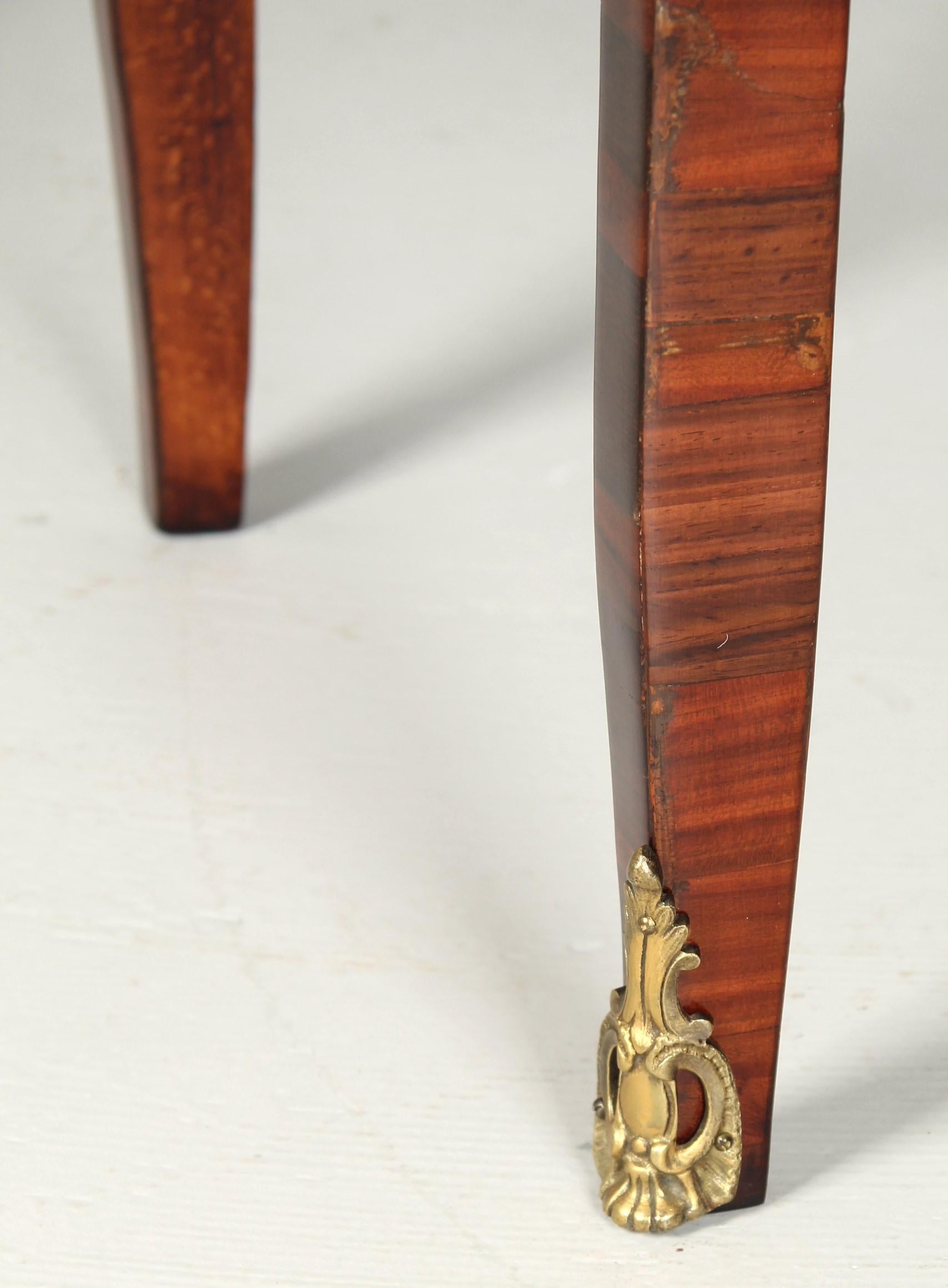 Cassettiera di transizione del XVIII secolo con piano in marmo, Francia, circa 1780 in vendita 3