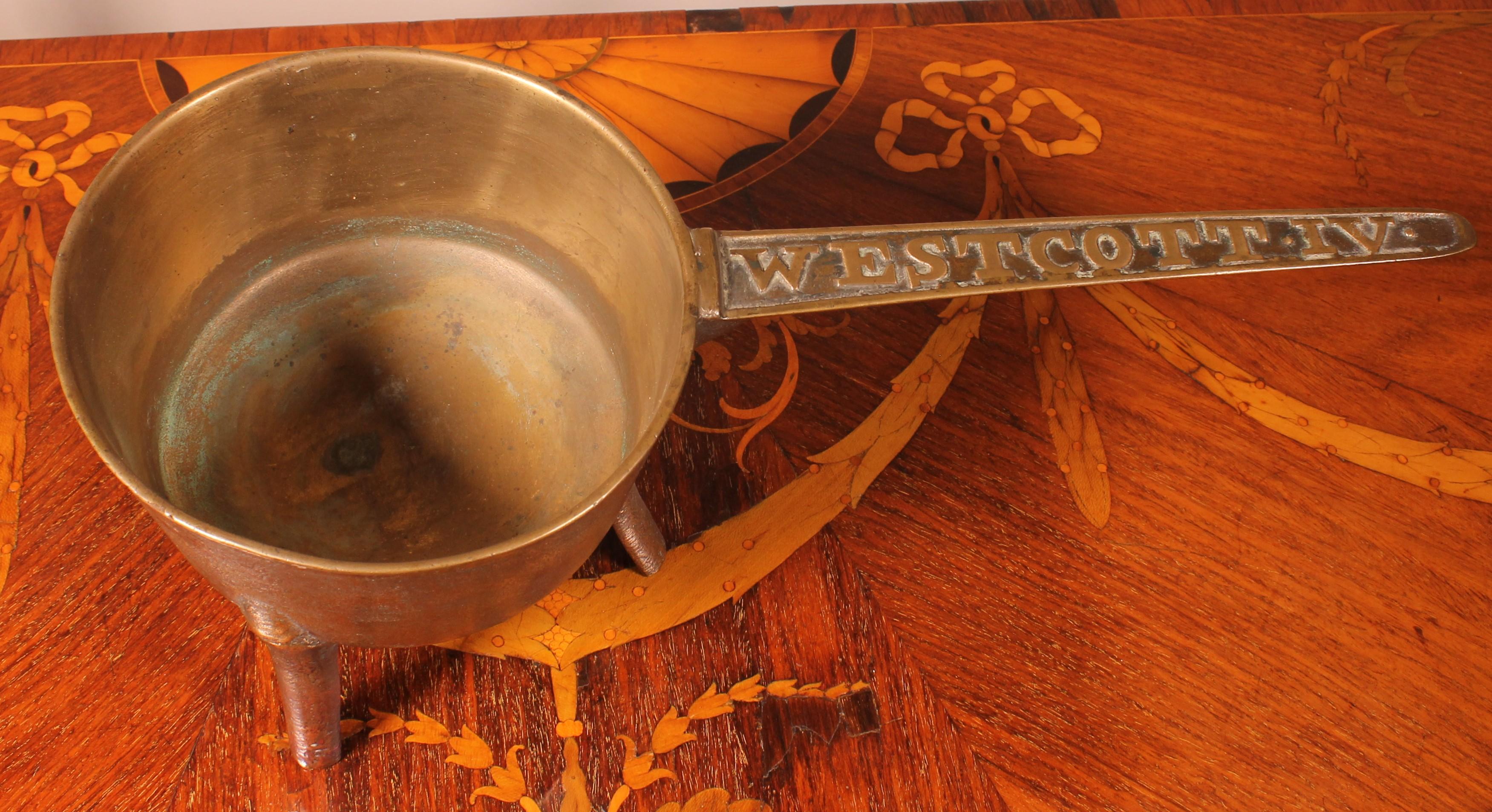 18th Century Tripod Apothecary Skillet from the Westcott Family In Good Condition In Brussels, Brussels