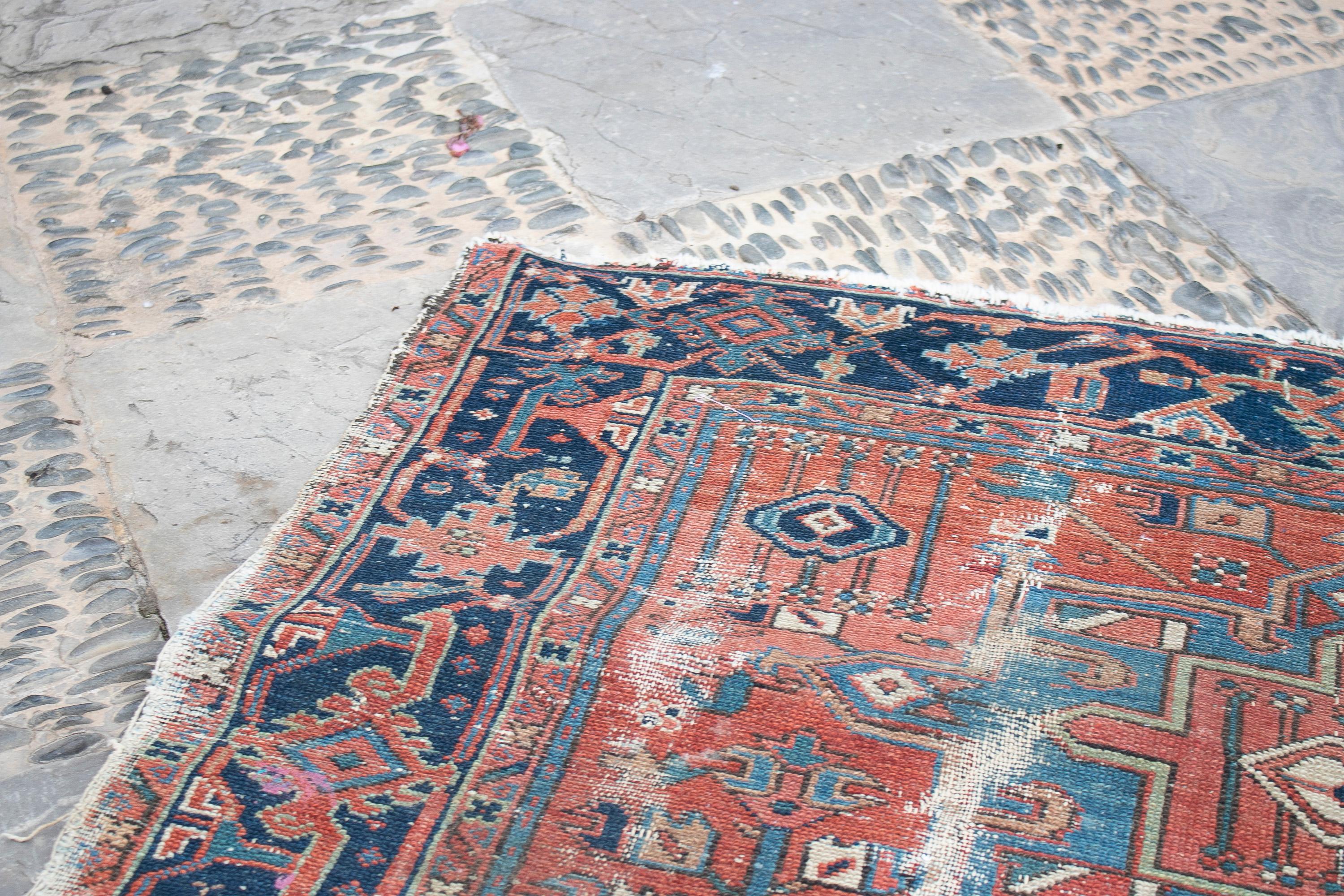 18th Century Turkish Kilim Wool Carpet Rug For Sale 6