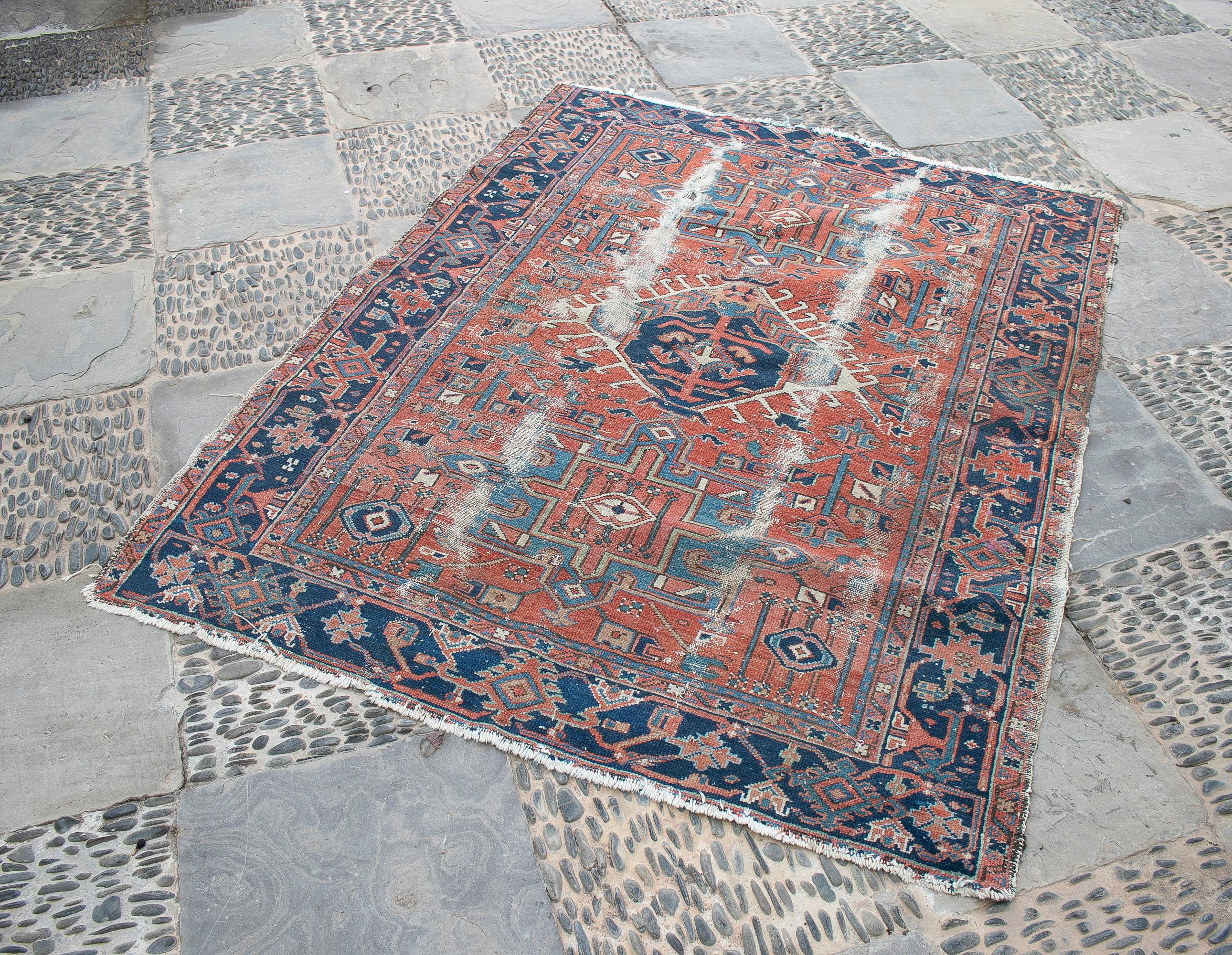 18th Century Turkish Kilim Wool Carpet Rug In Good Condition For Sale In Marbella, ES