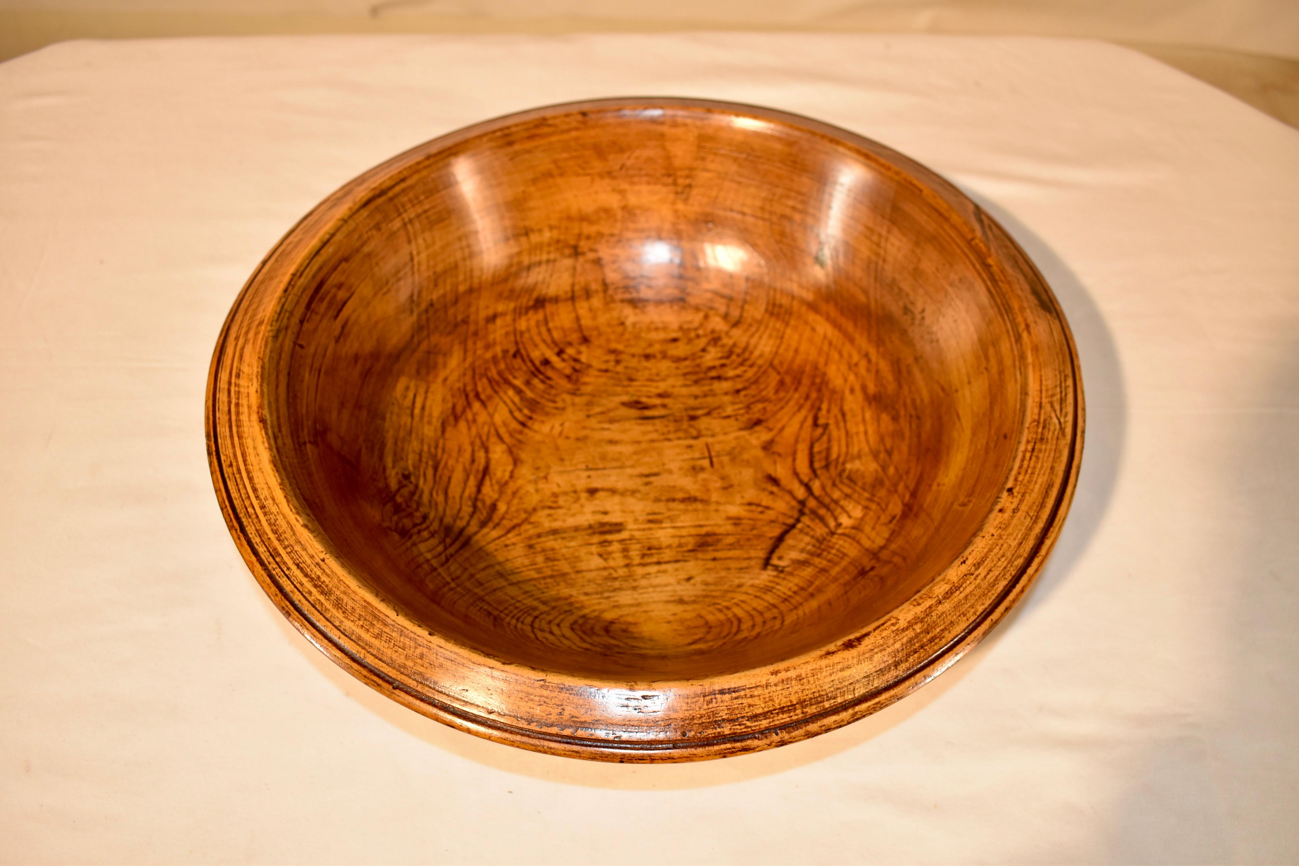 18th Century Turned Oak Bowl from France In Good Condition For Sale In High Point, NC