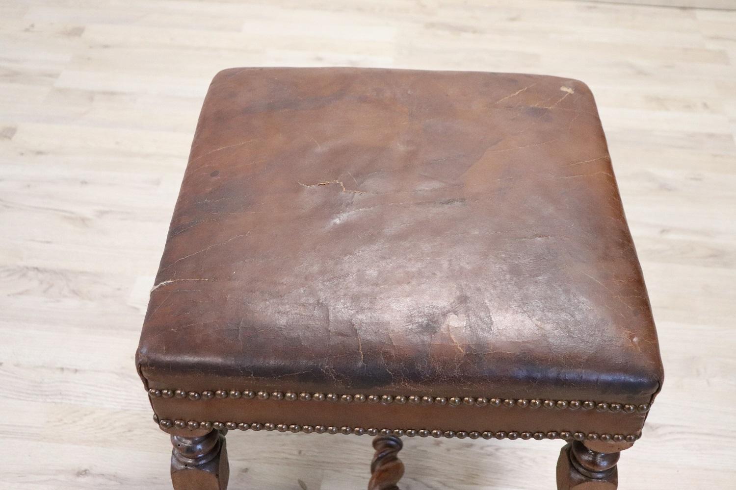 18th Century Turned Walnut and Leather Antique Stool In Good Condition In Casale Monferrato, IT