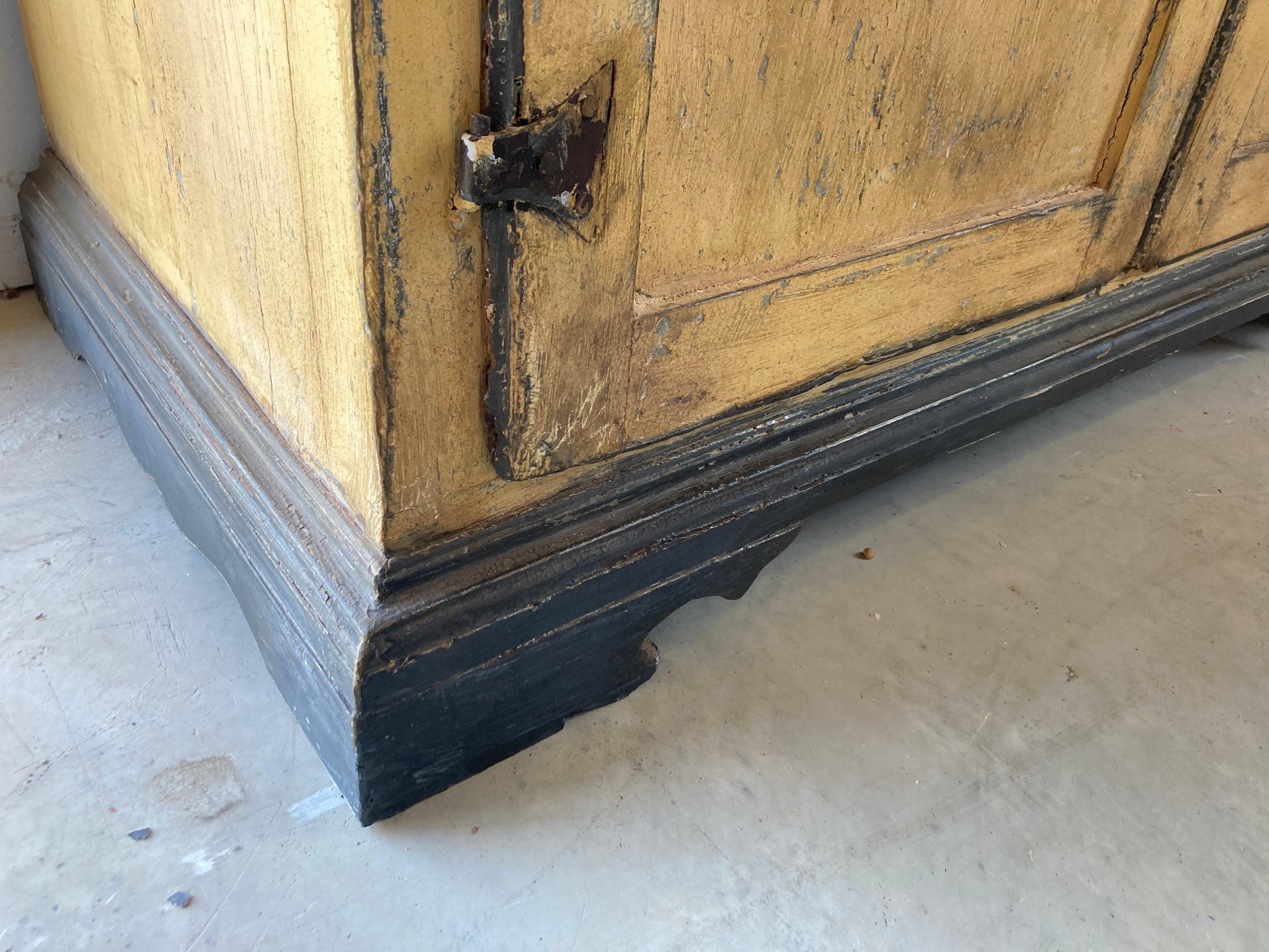 18th Century Tuscan Painted Credenza For Sale 5