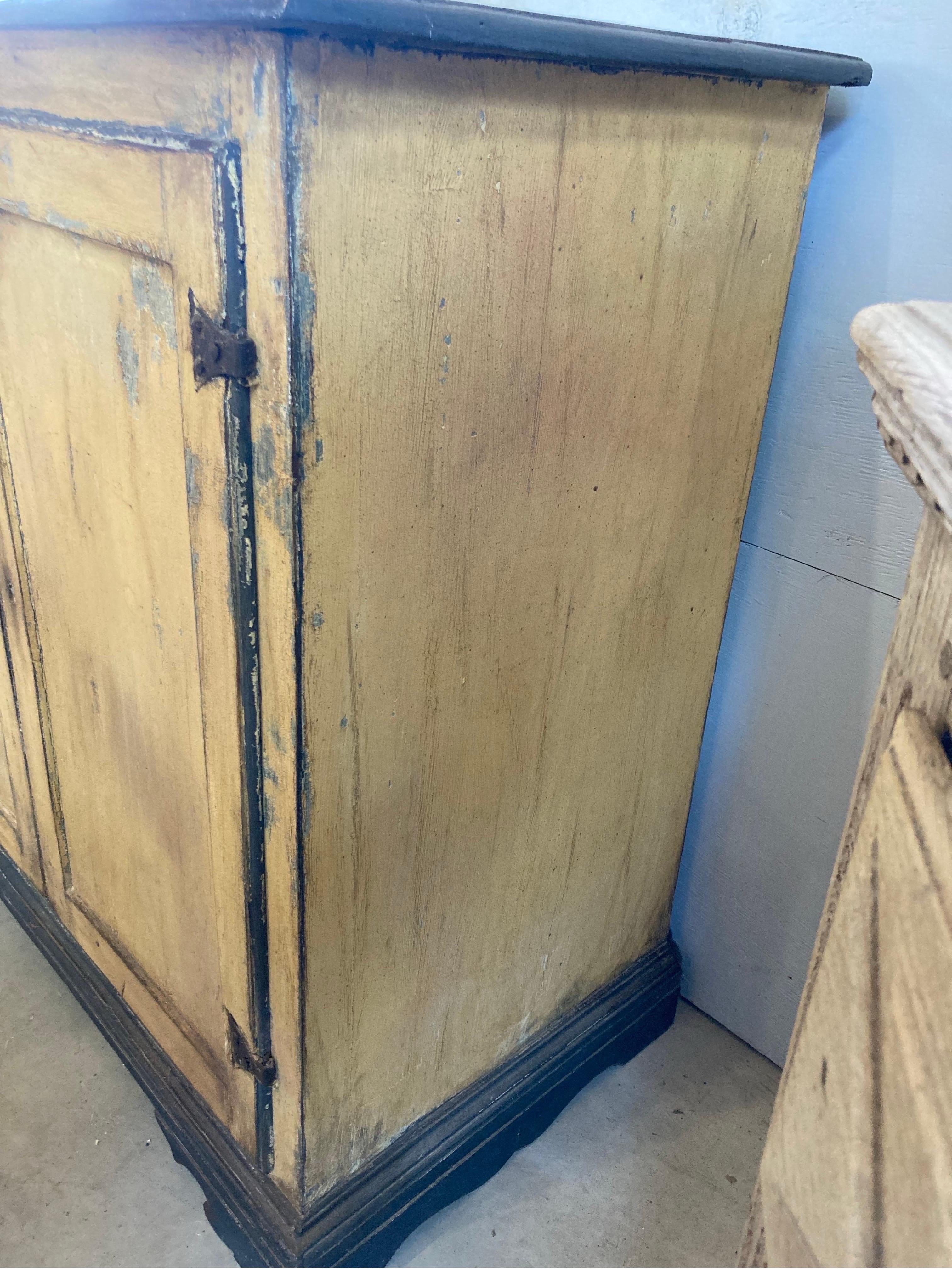 Italian 18th Century Tuscan Painted Credenza For Sale