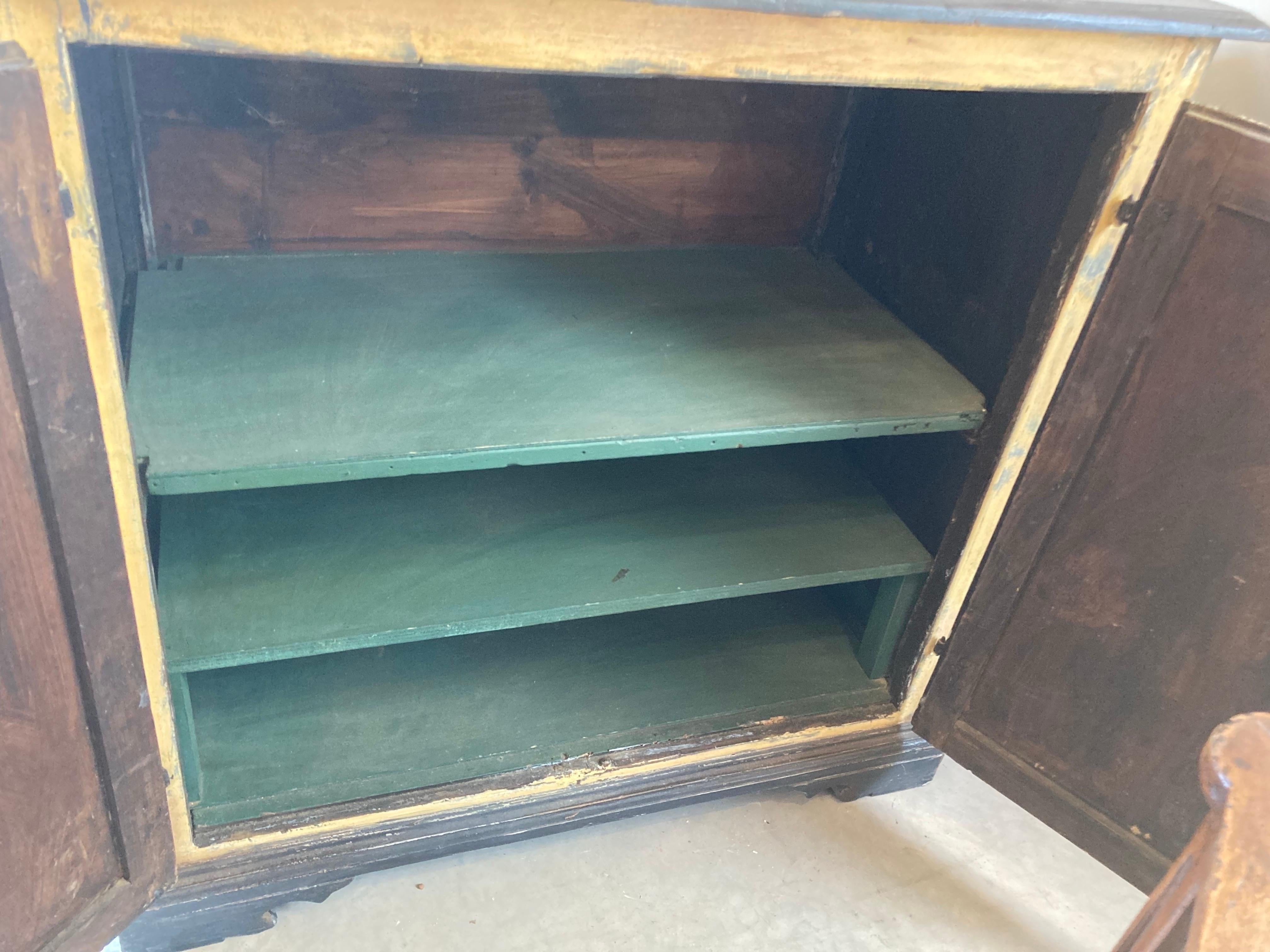 18th Century Tuscan Painted Credenza For Sale 2