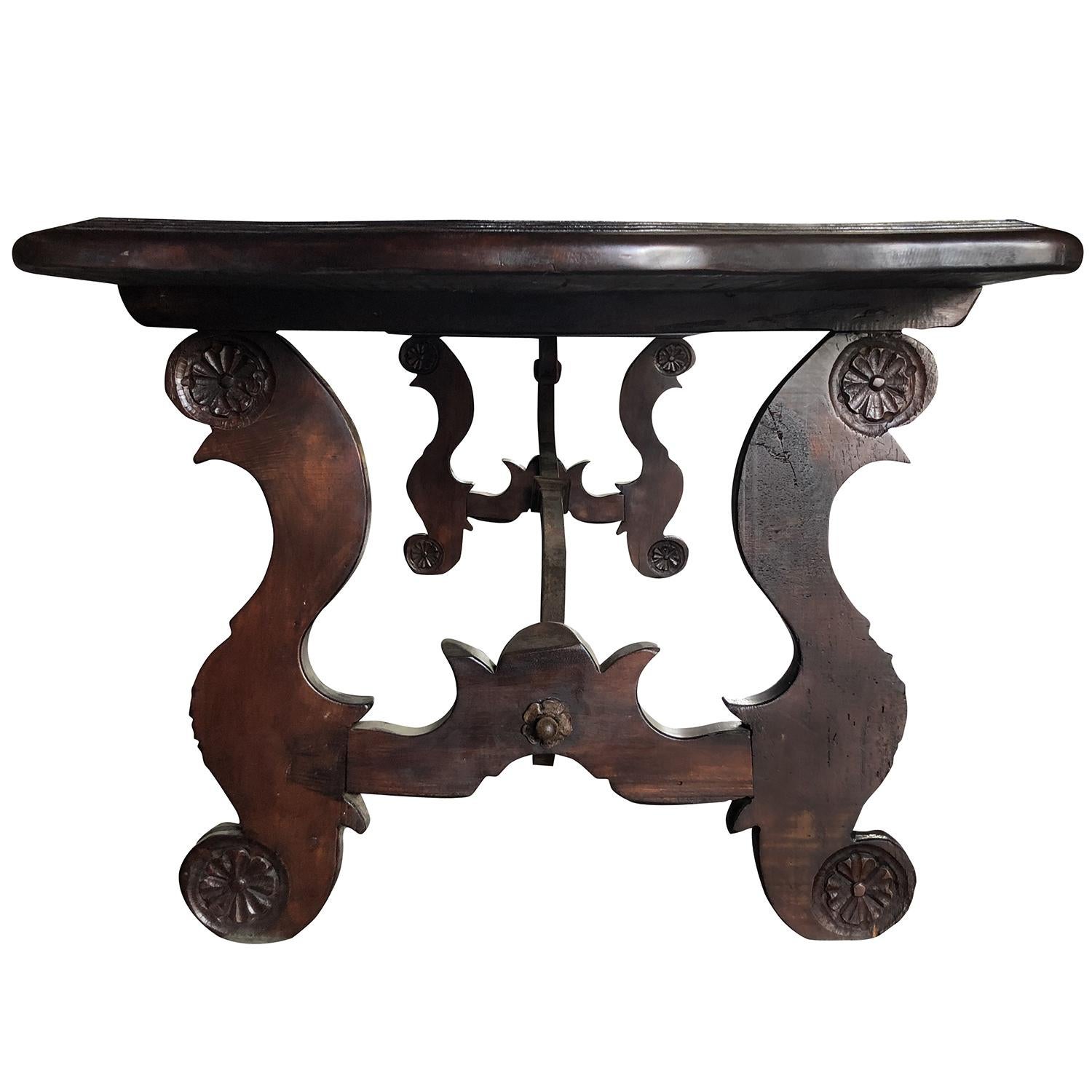 18th Century Italian Antique Tuscan Renaissance Walnut Dining Room Table  For Sale 3
