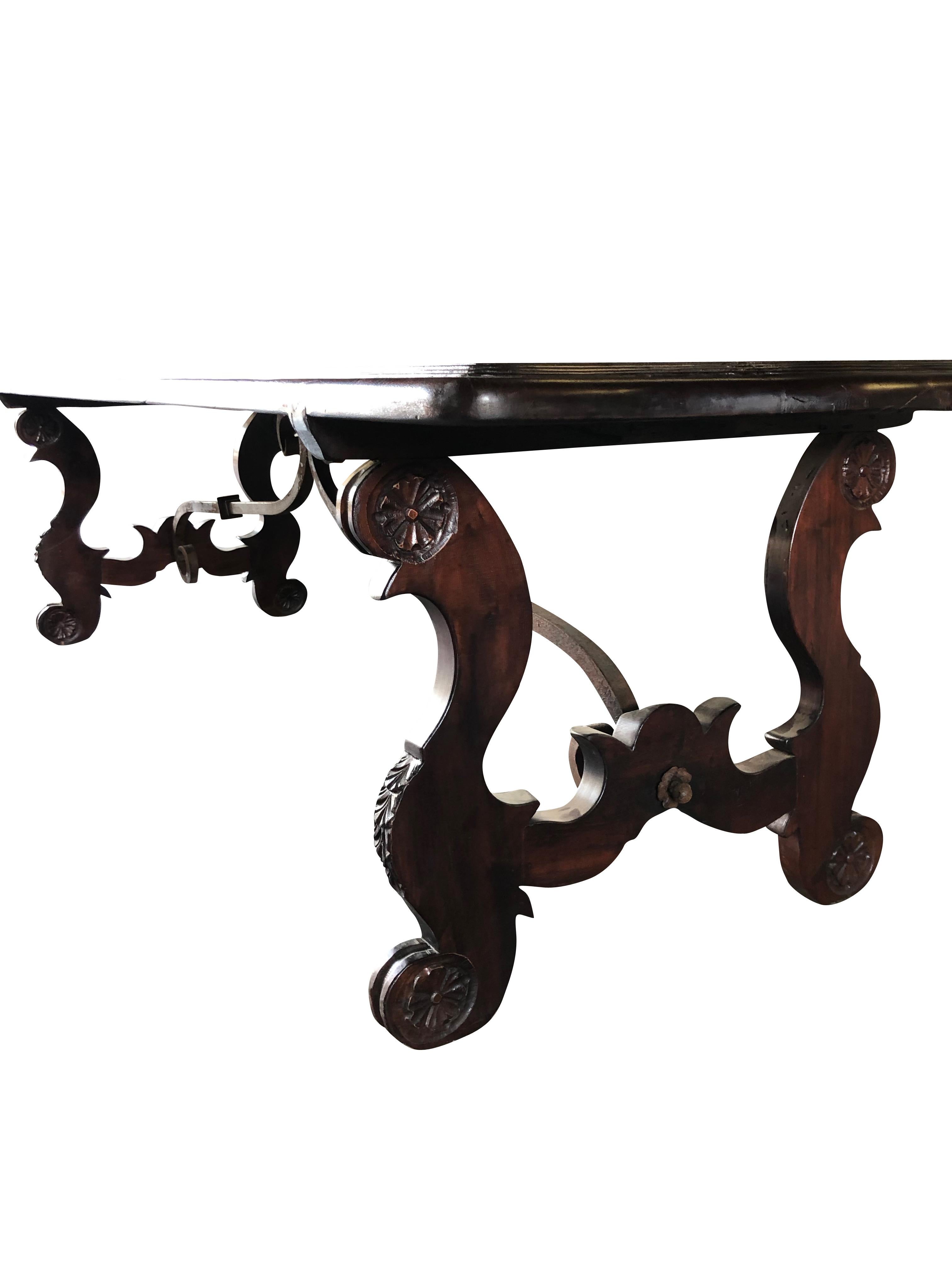 Metal 18th Century Italian Antique Tuscan Renaissance Walnut Dining Room Table  For Sale