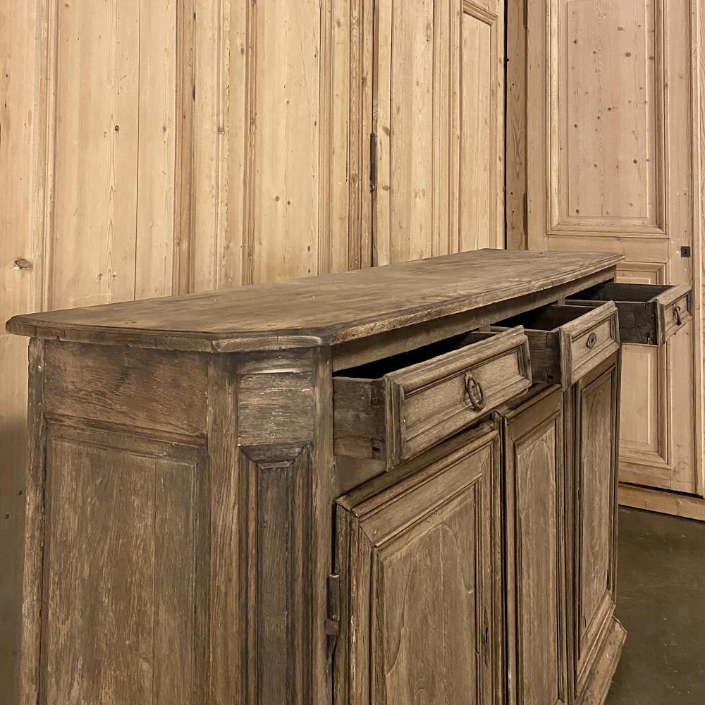 Steel 18th Century Tuscan Walnut Buffet For Sale