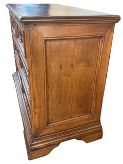 18th Century Tuscan Walnut Commode / Chest of Drawers