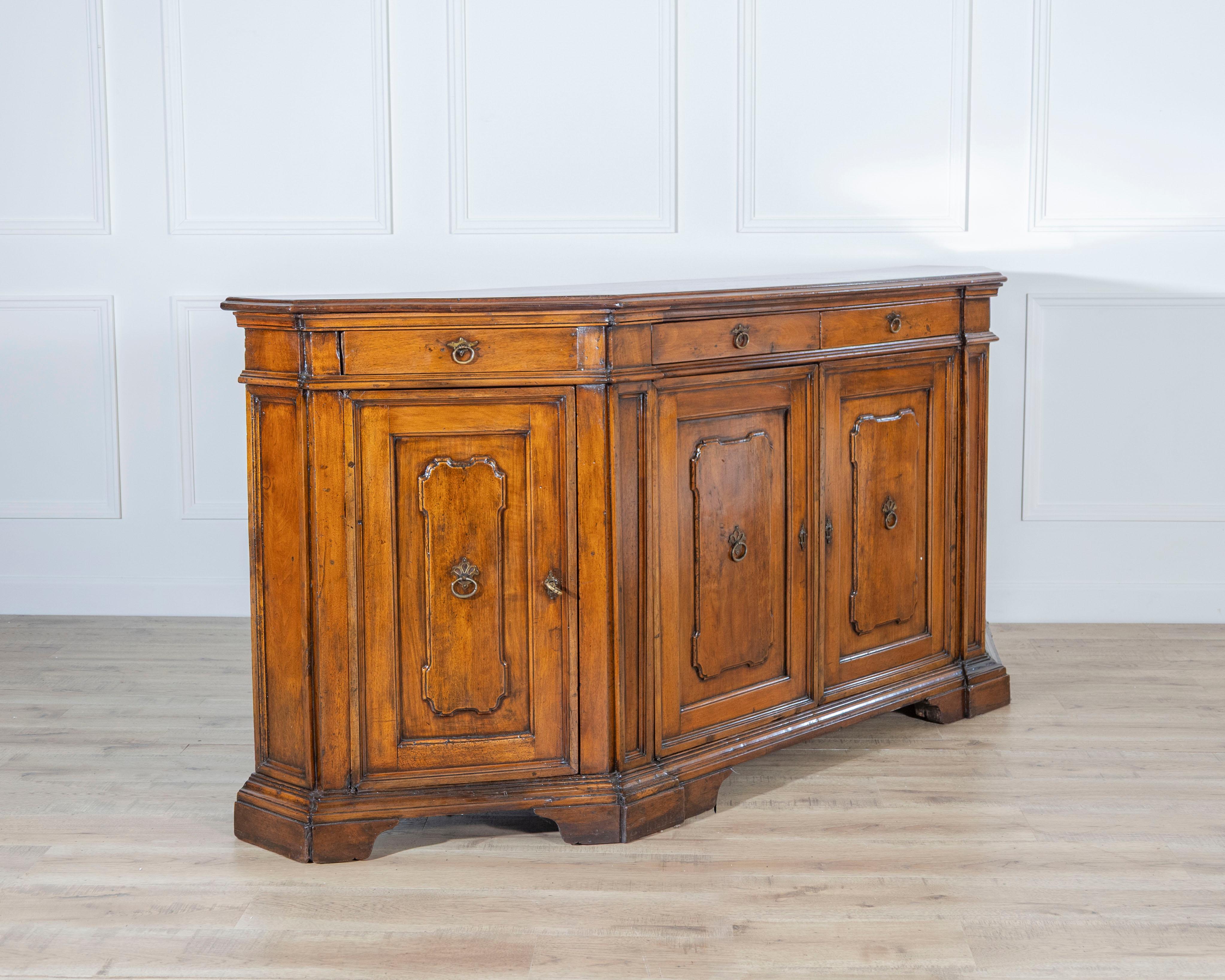 18th Century and Earlier 18th Century Tuscan Walnut Cornered Sideboard For Sale