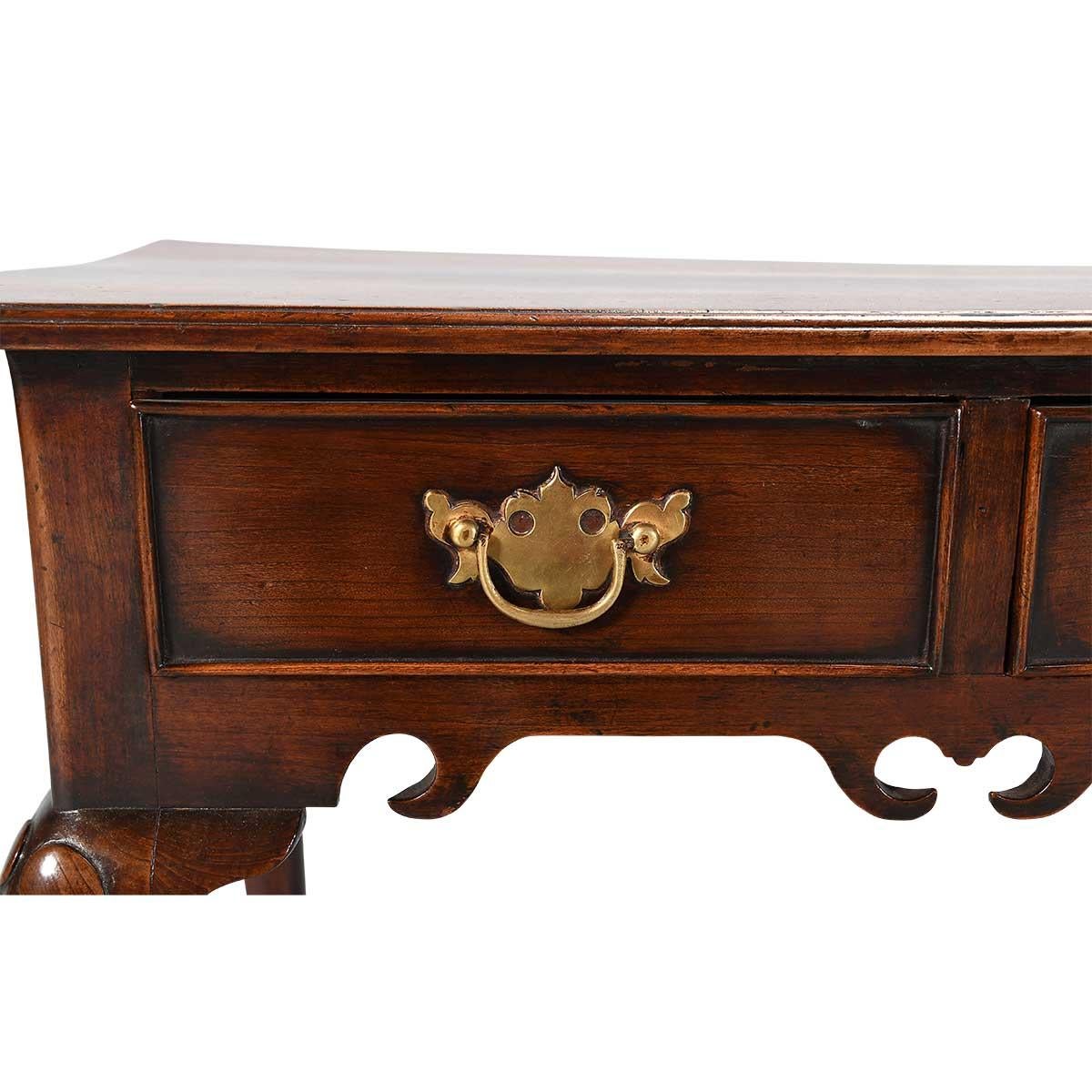George III Table d'appoint à deux tiroirs en bois fruitier du XVIIIe siècle en vente