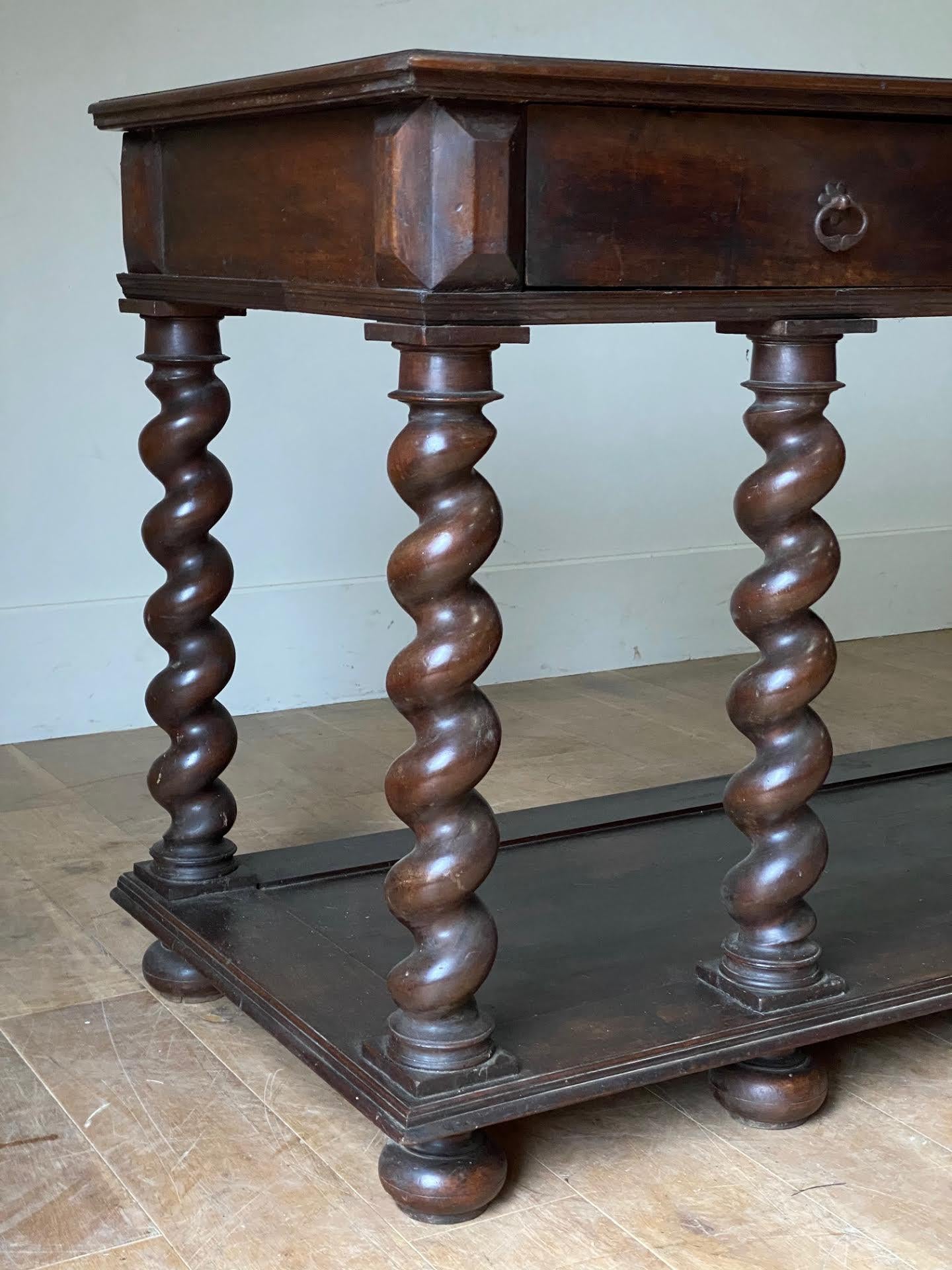 console table with turned legs