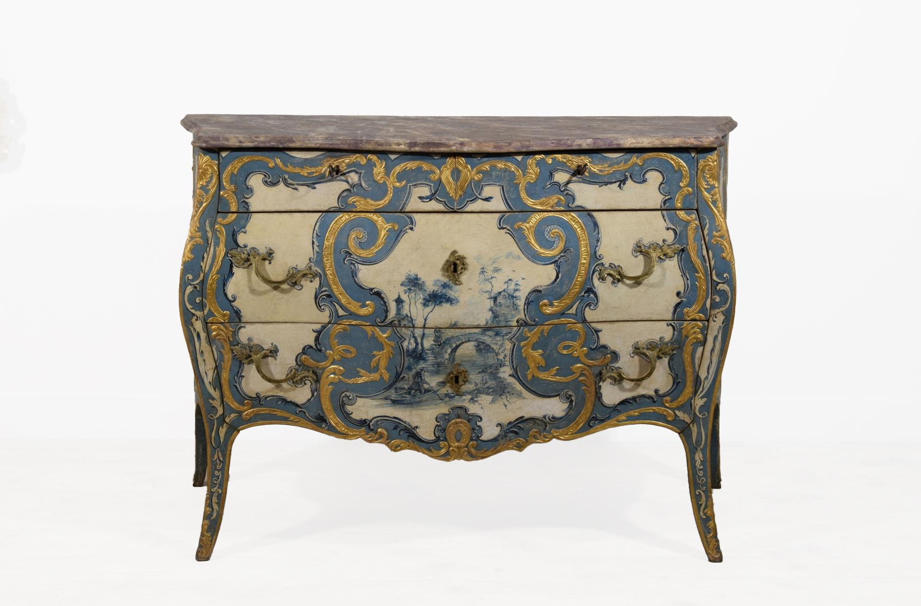 18th Century, Two Italian Polychrome Lacquered Wood Chest of Drawers 10