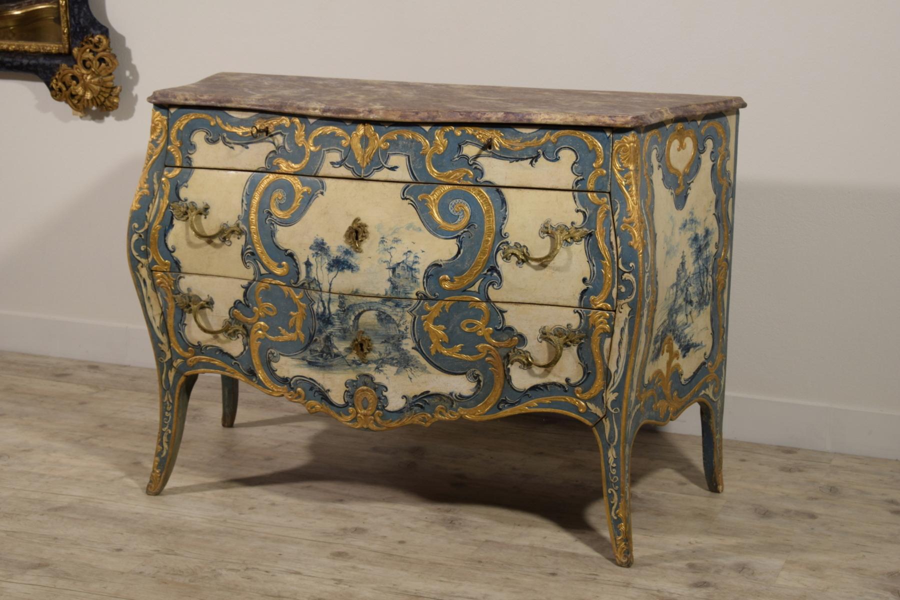 18th Century, Two Italian Polychrome Lacquered Wood Chest of Drawers 12