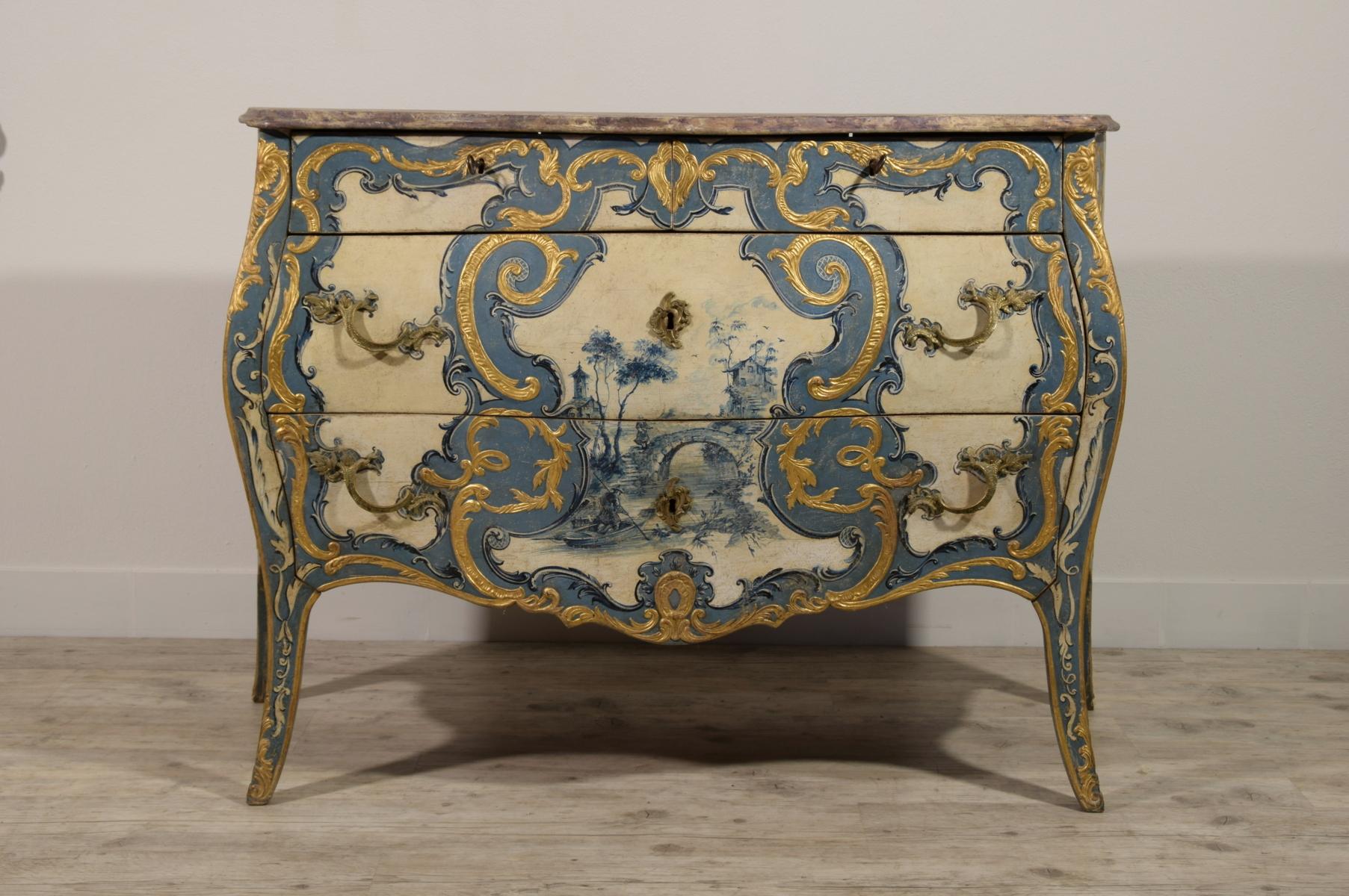 18th Century, Two Italian Polychrome Lacquered Wood Chest of Drawers 14
