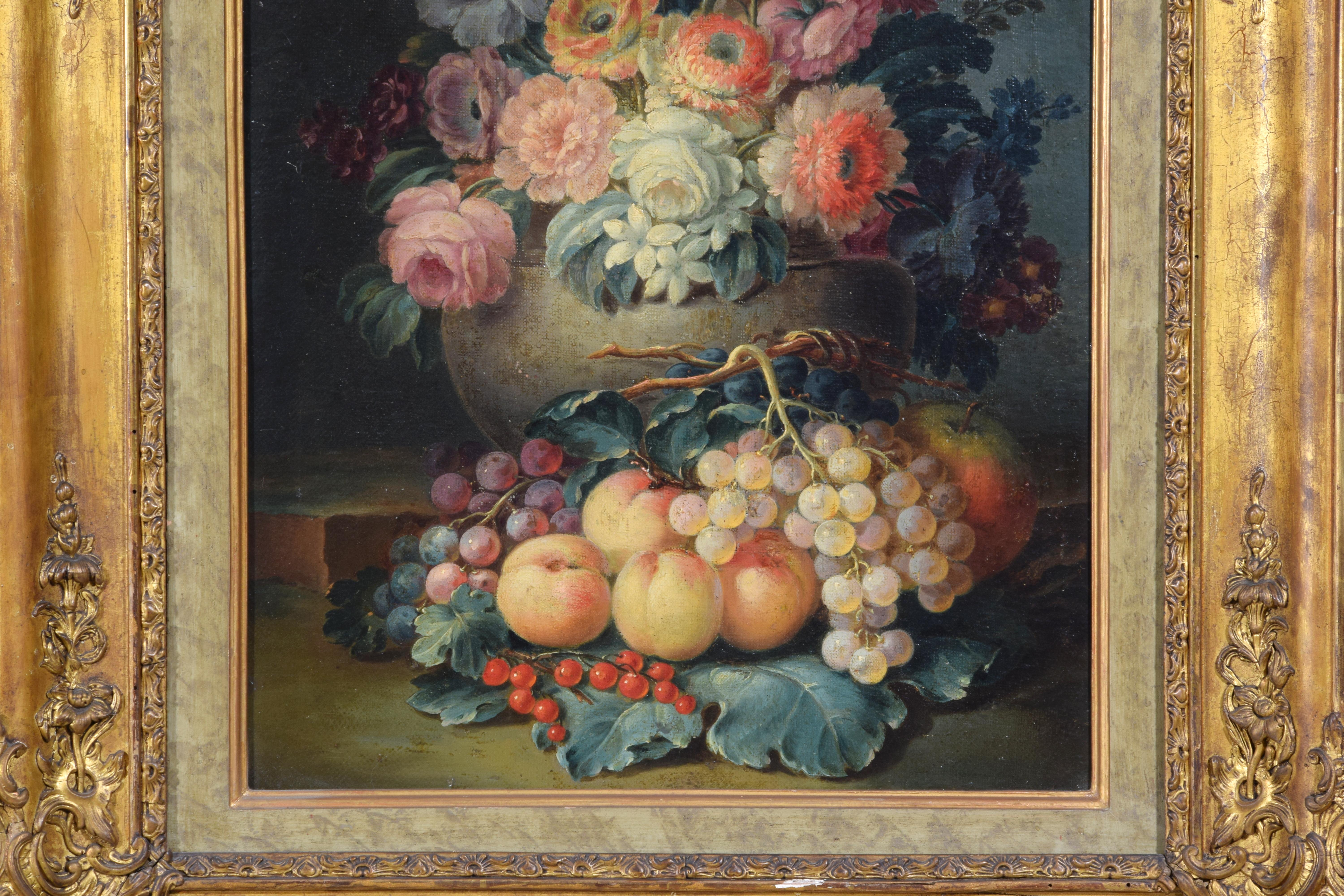 Zwei Stillleben mit Blumen und Früchten aus dem 18. Jahrhundert, italienische Gemälde im Angebot 5