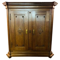 18. Jahrhundert Einzigartiger Louis Seize Classicism Flurschrank um 1790 Eiche
