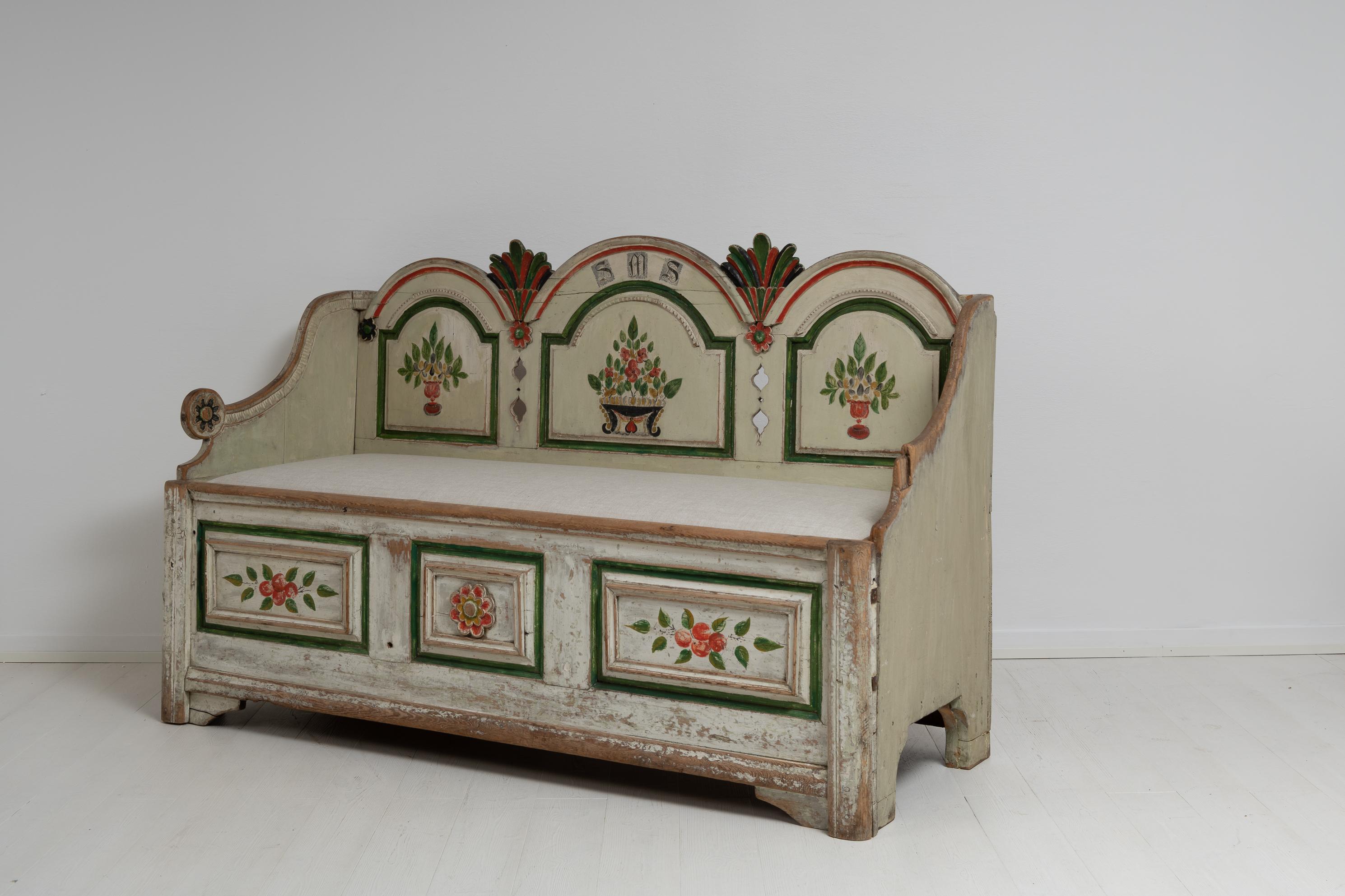 18th Century Unique Swedish Painted Rococo Folk Art Sofa In Good Condition In Kramfors, SE