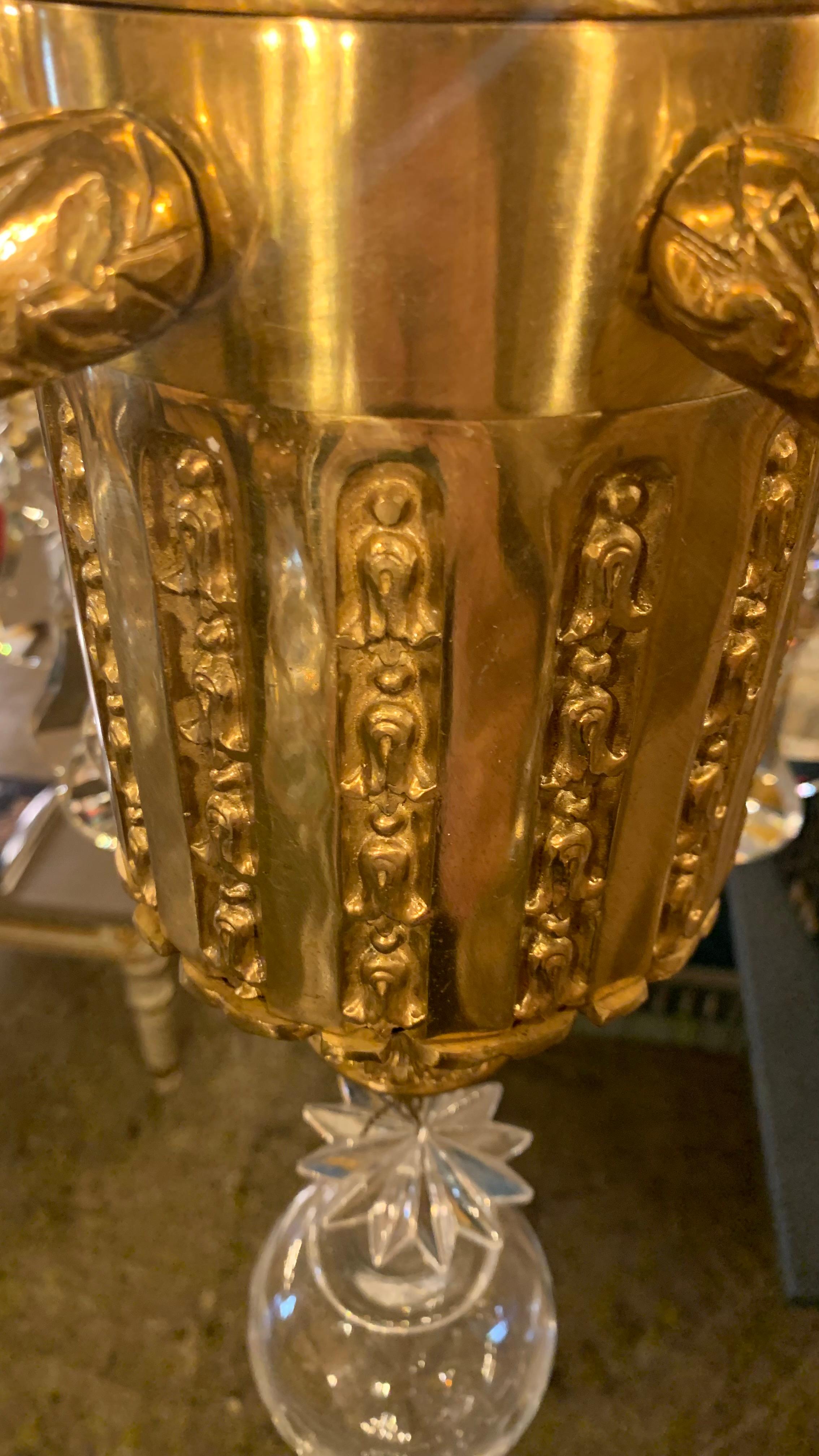 Varennes-Kronleuchter aus Bronze und Kristall aus dem 18. Jahrhundert mit 6 Lichtern (Französisch) im Angebot
