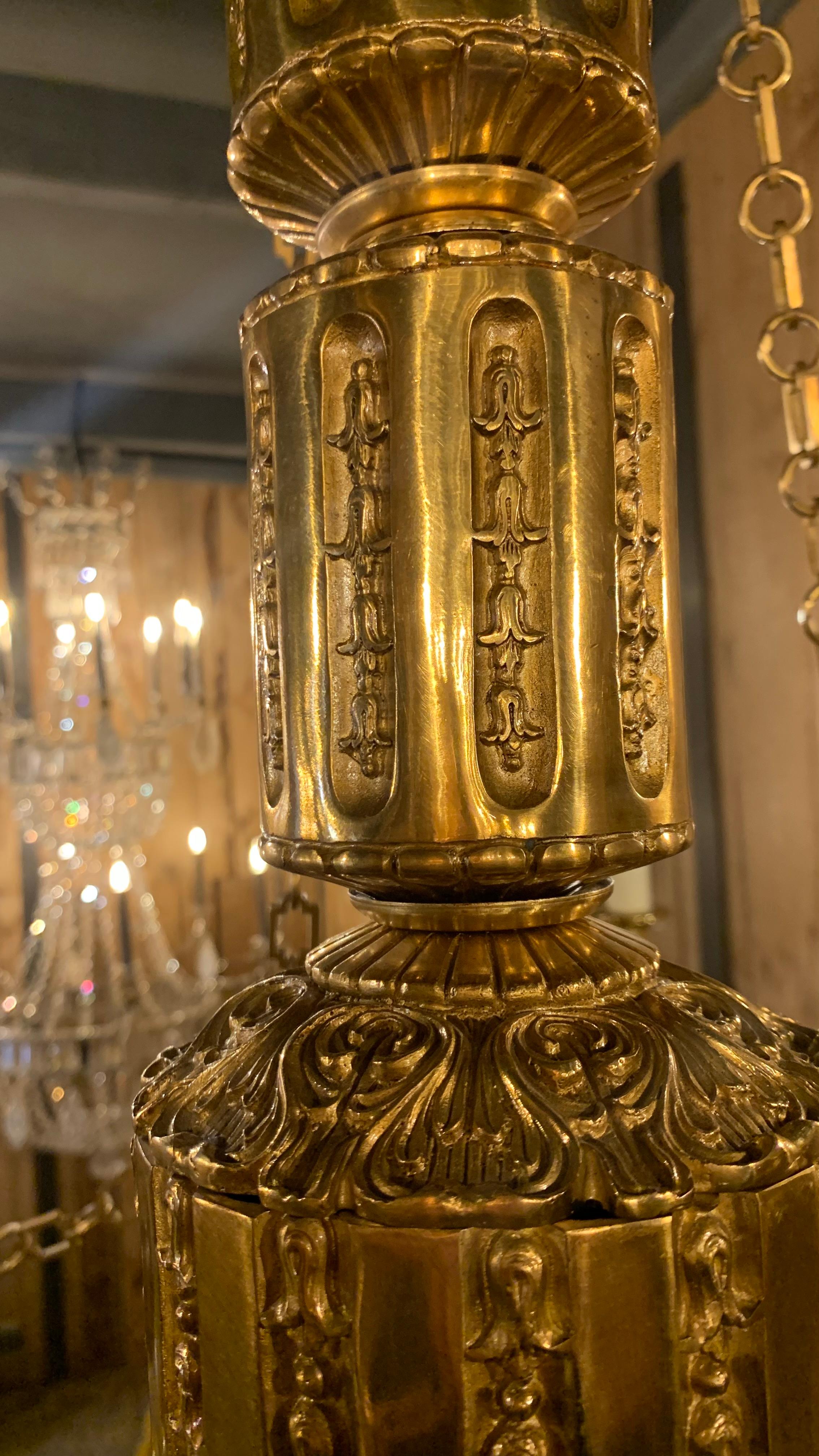 XVIIIe siècle et antérieur Lustre Varennes du 18ème siècle à 6 feux en bronze et cristal en vente