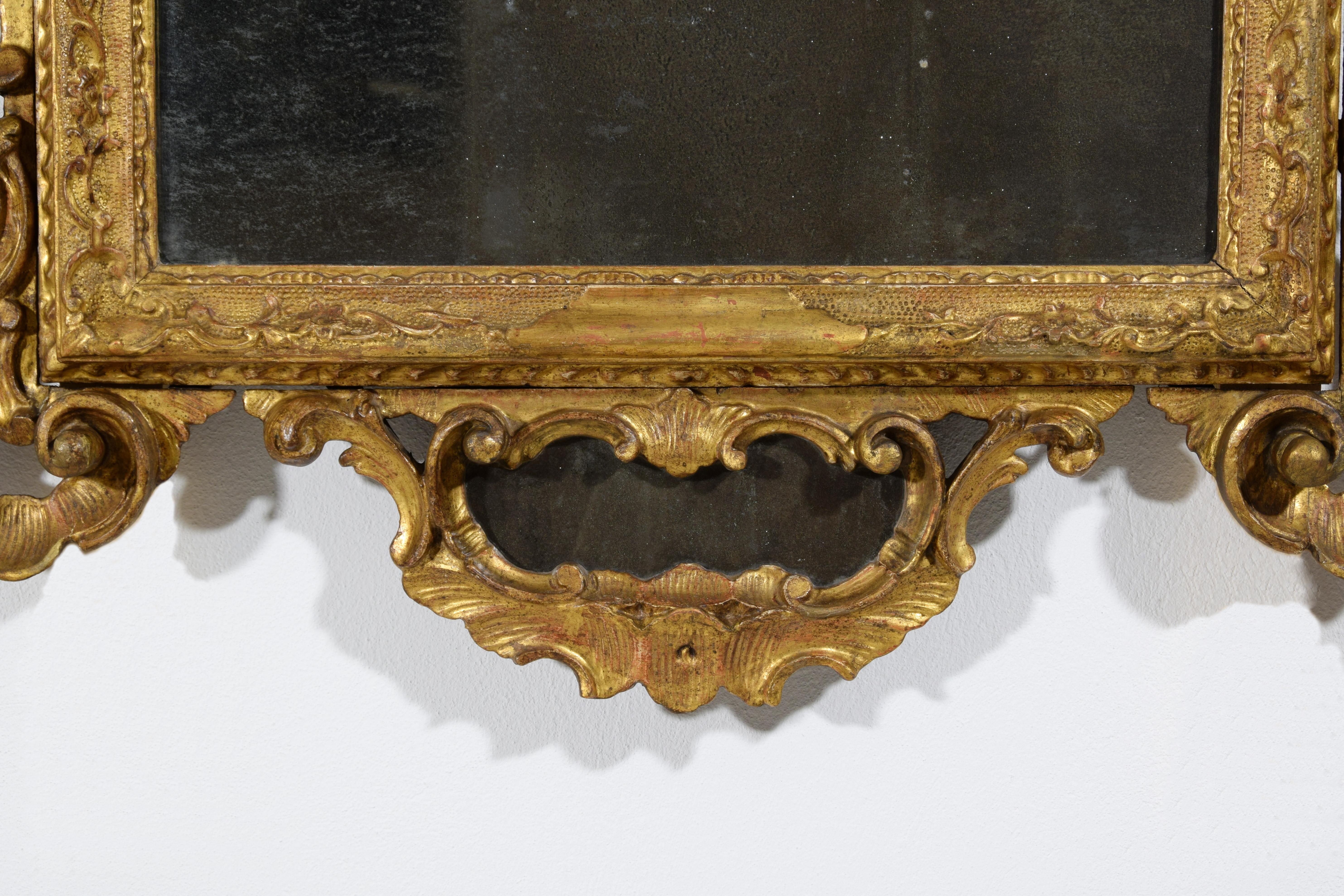 18th Century, Venetian Baroque Carved Giltwood Mirror For Sale 5