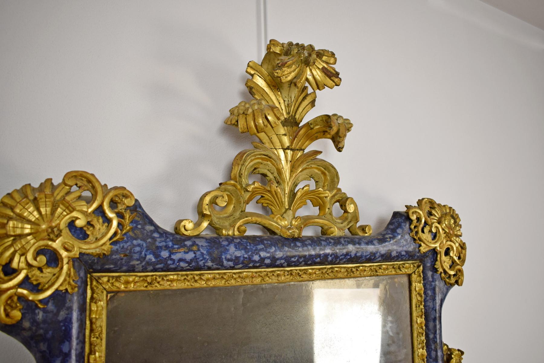 18th Century, Italian Venetian Baroque Lacquered giltwood Mirror  1