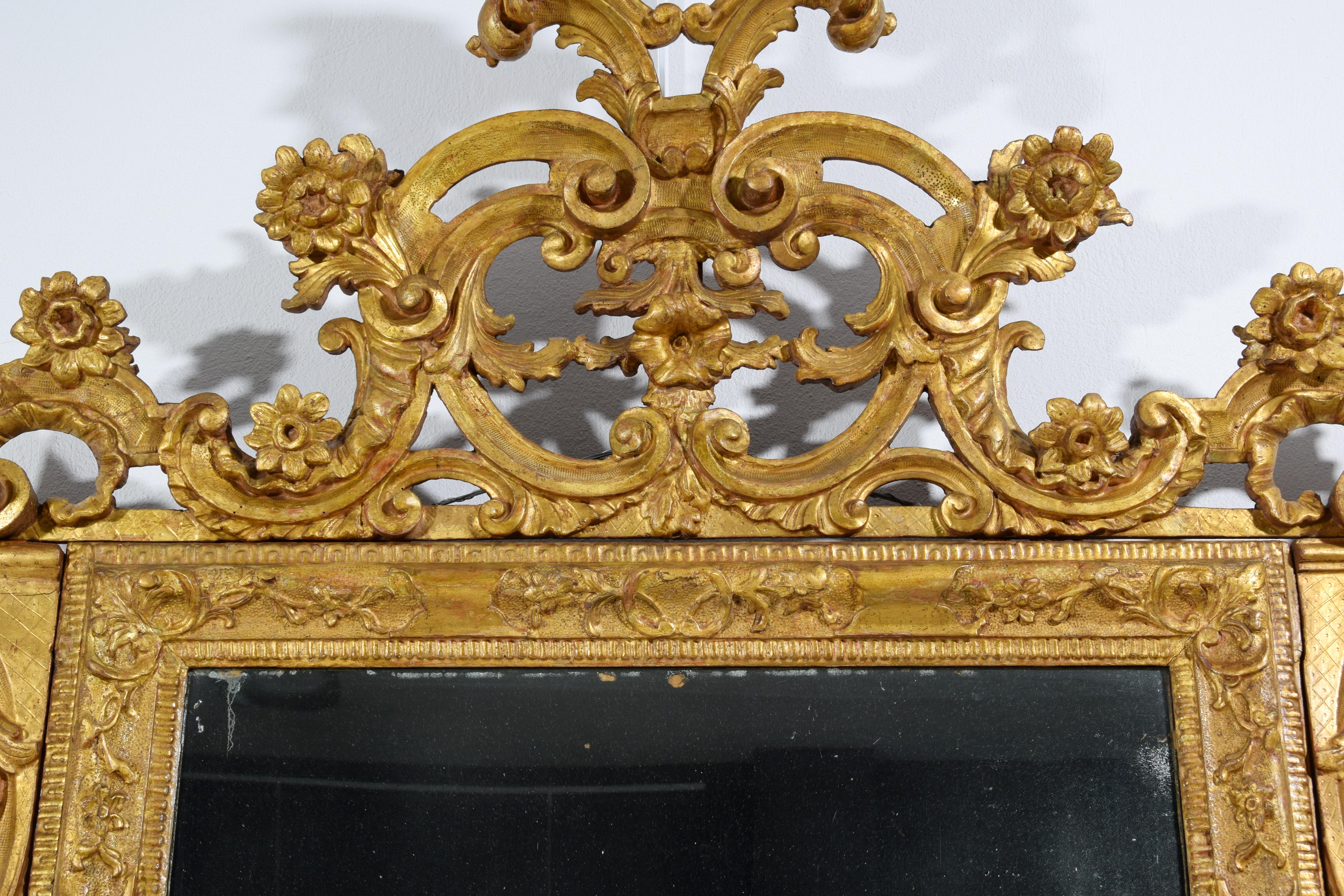 18th Century, Venetian Baroque Giltwood Mirror 4