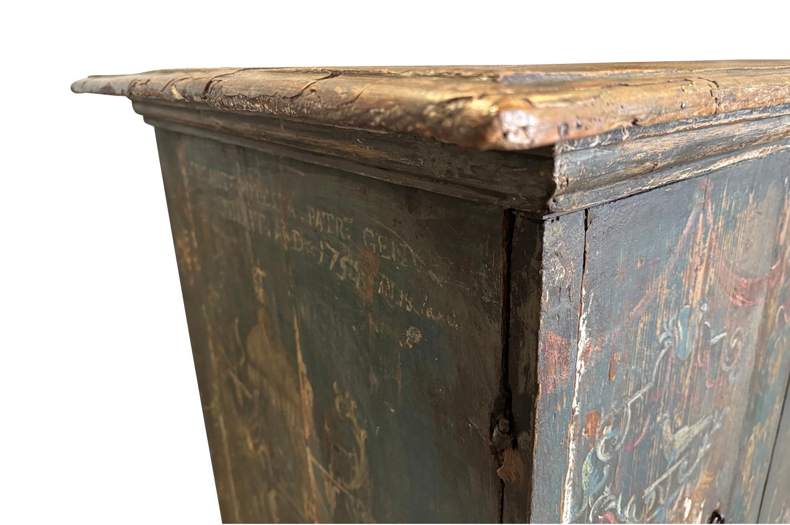 Pino 18th Century Venetian Credenza in vendita
