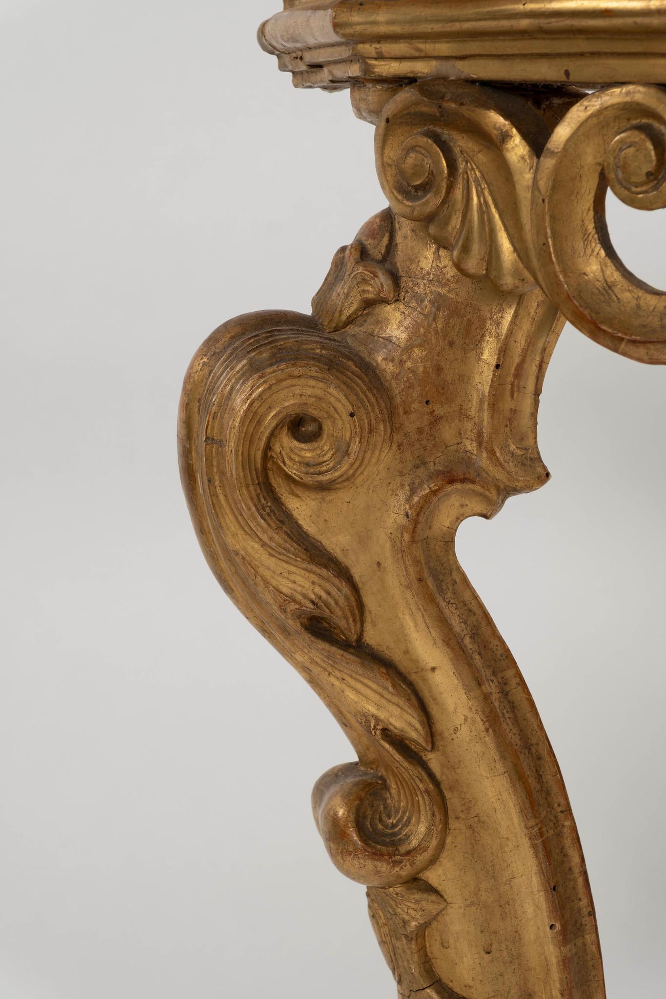 18th Century Venetian Giltwood Marble Top Console Table For Sale 1