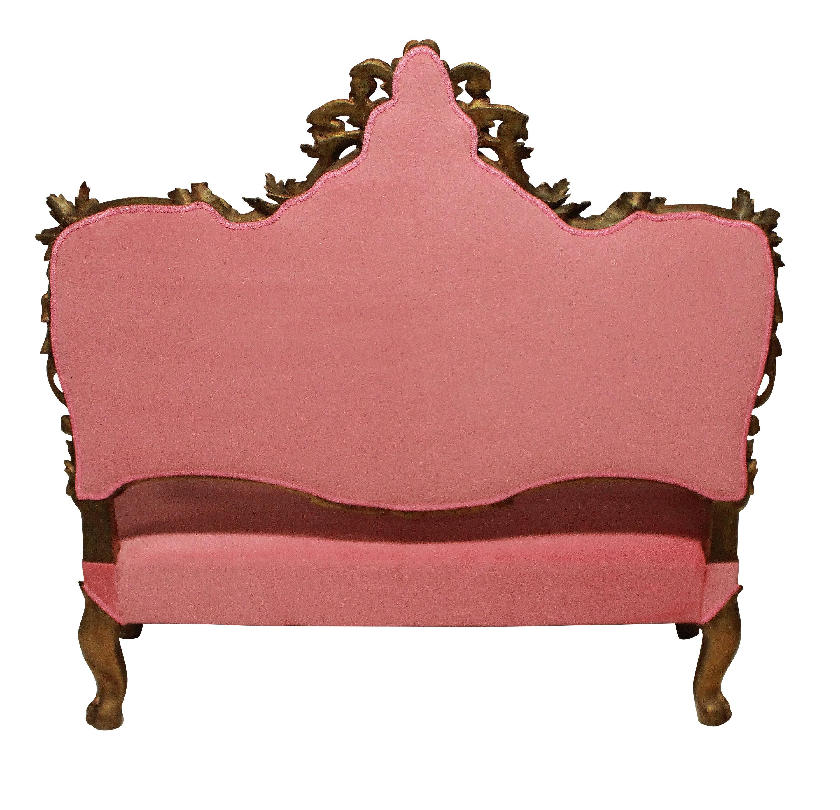 Italian 18th Century Venetian Giltwood Settee in Bubblegum Pink Velvet
