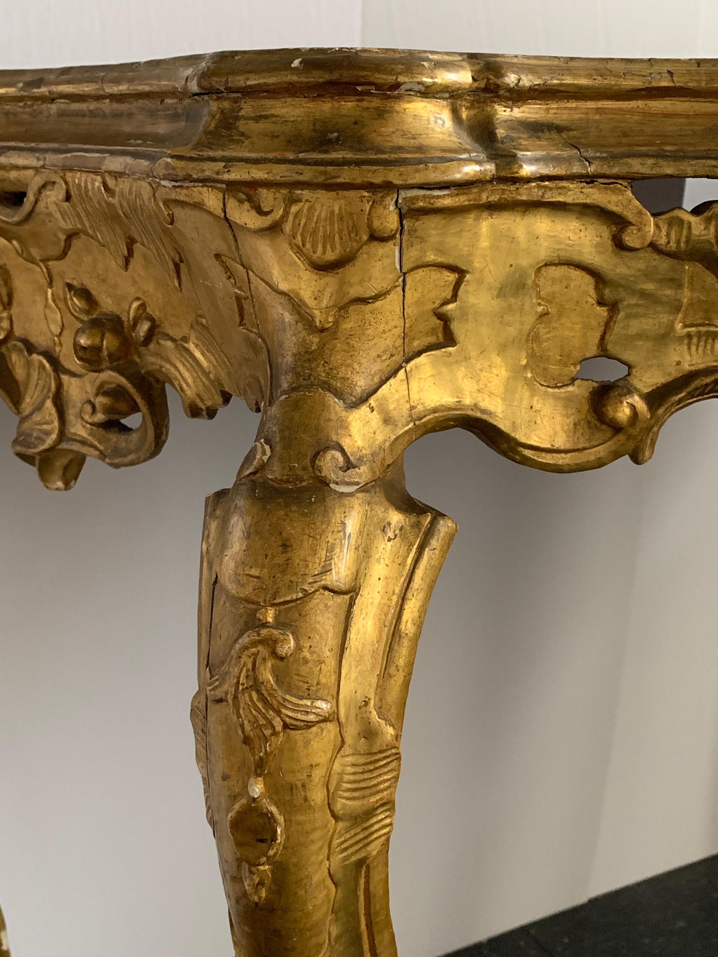 Venezianische vergoldete Konsole aus Italien, 18. Jahrhundert im Zustand „Gut“ im Angebot in Houston, TX